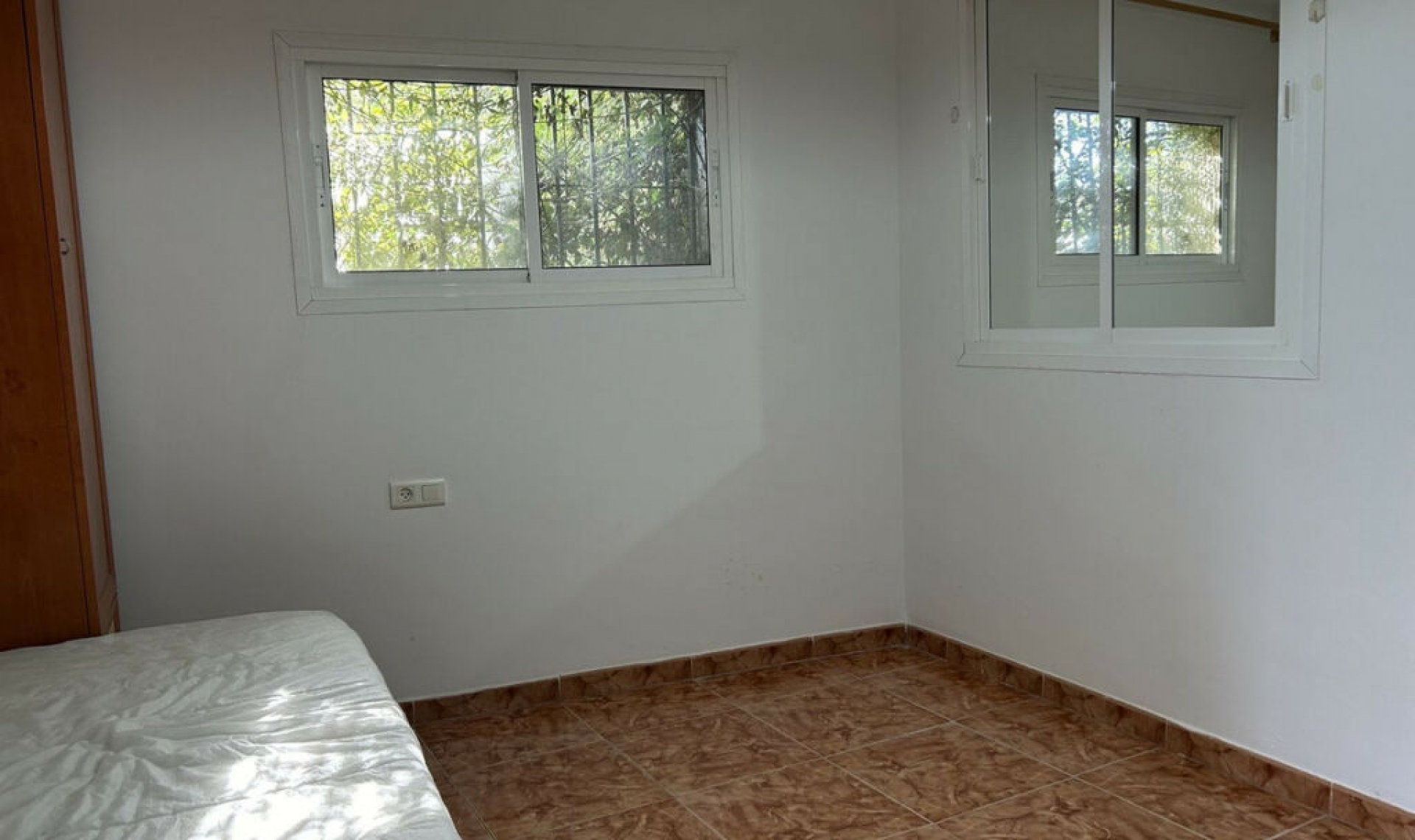 Resale - House -
Nerja