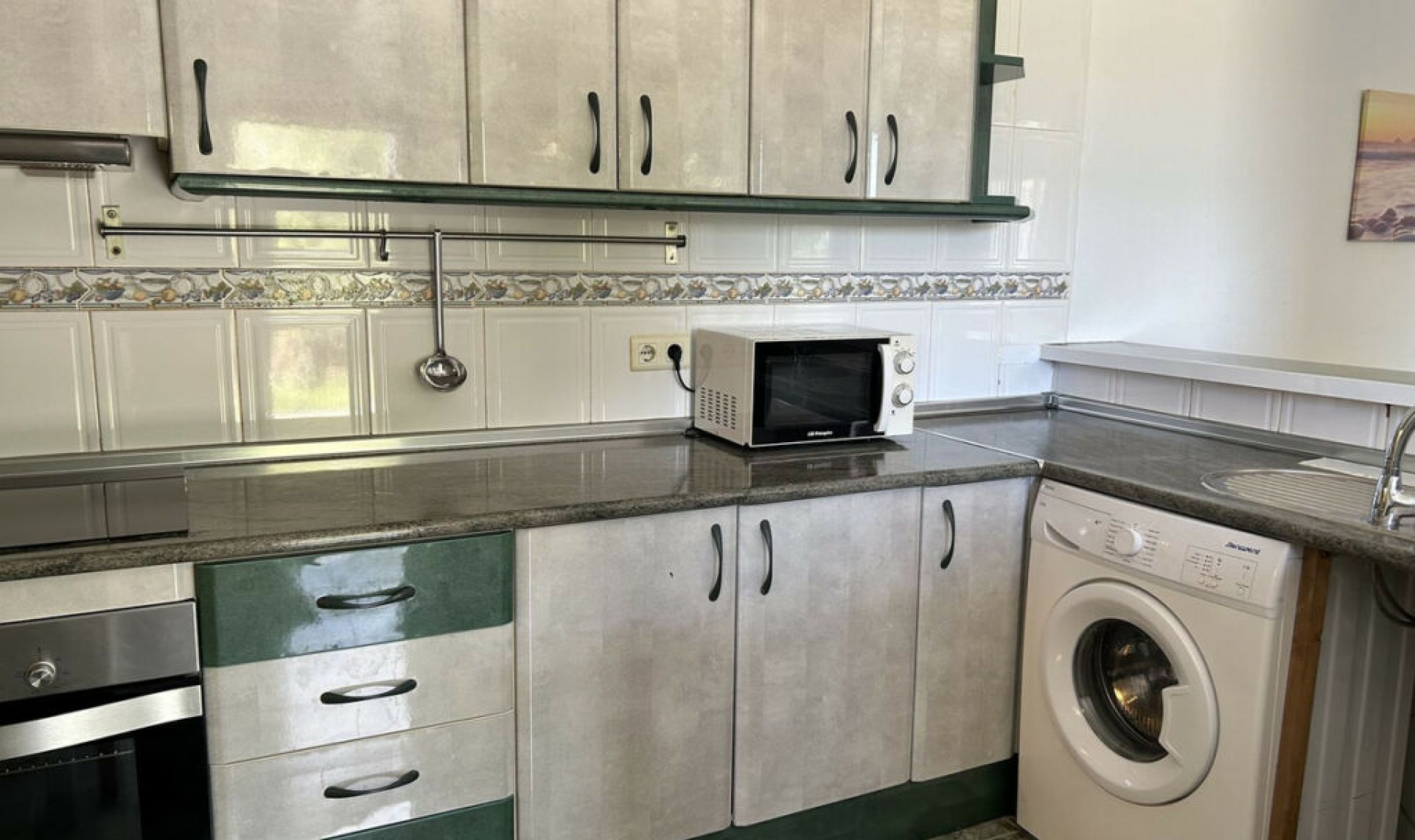 Resale - House -
Nerja