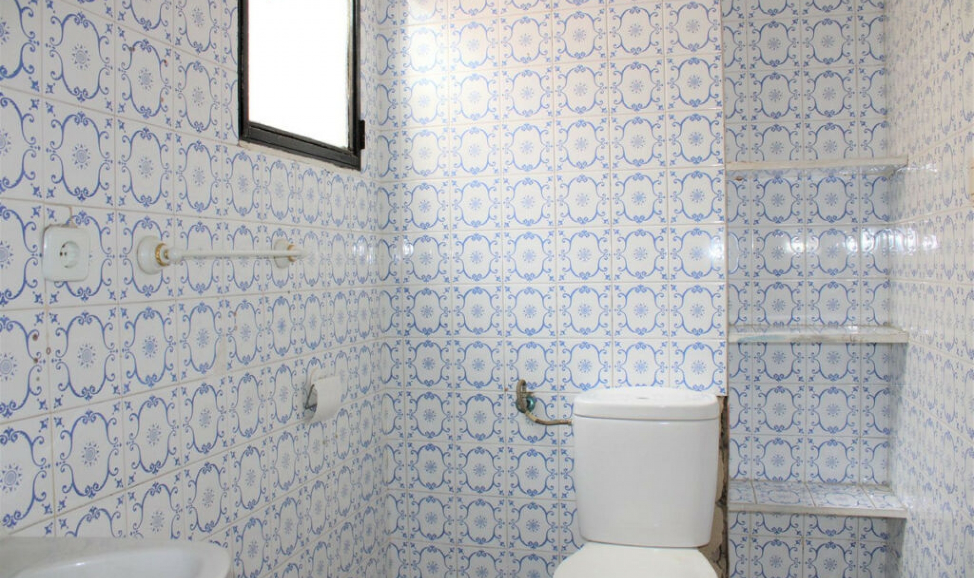 Resale - House -
Nerja