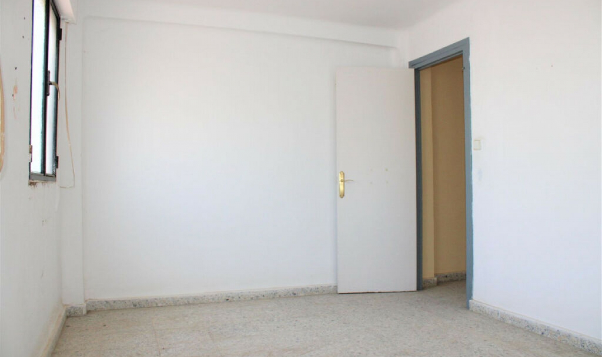 Resale - House -
Nerja