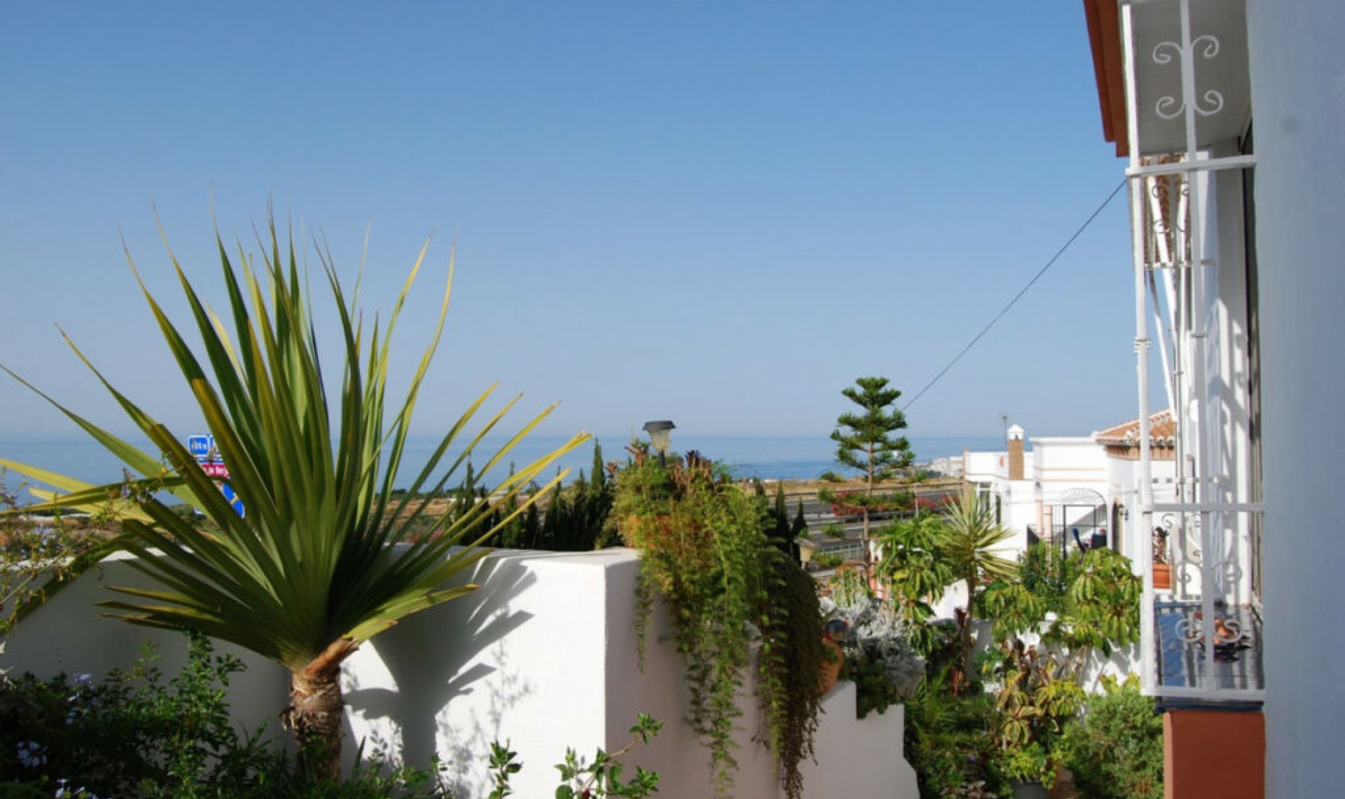 Resale - House -
Nerja