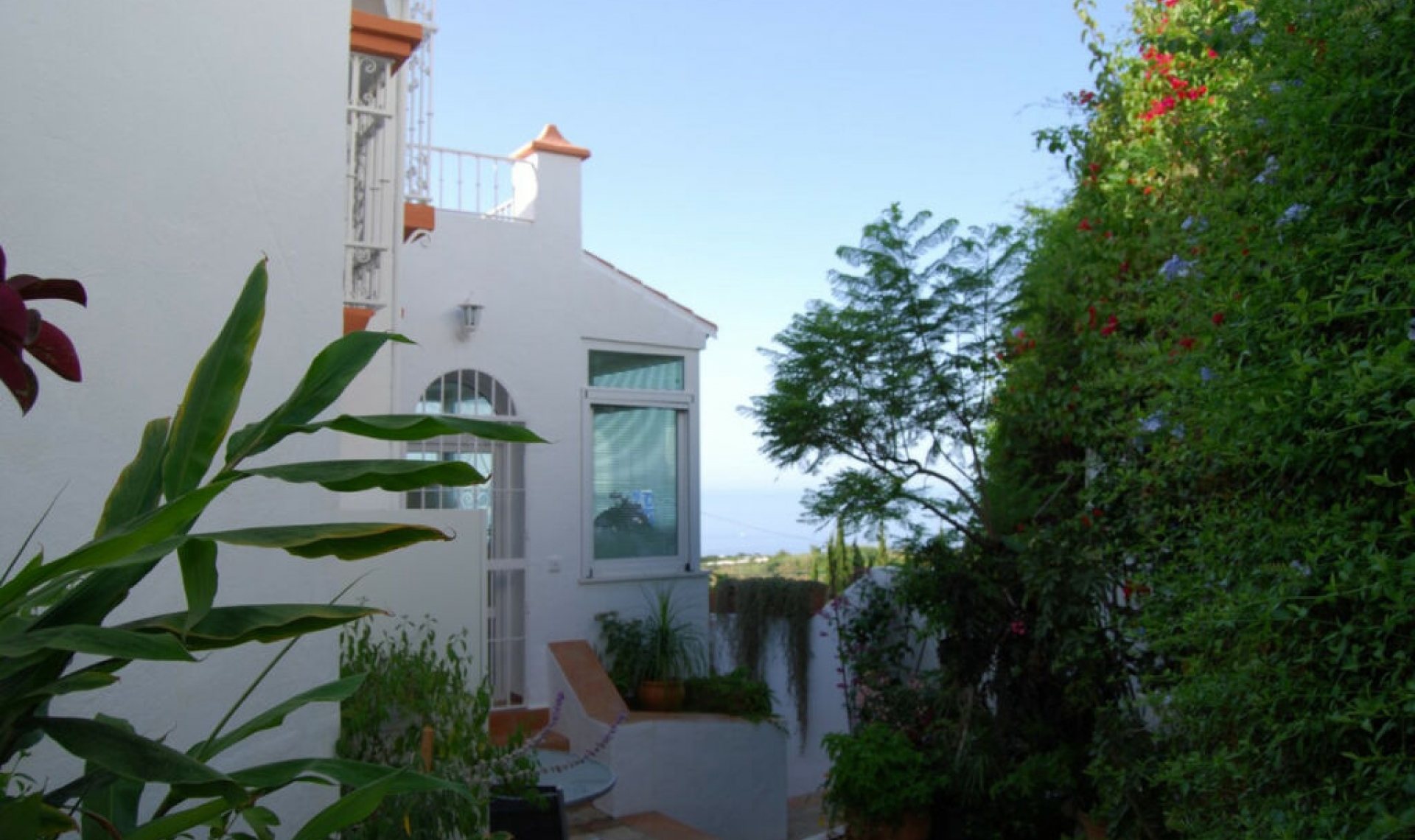 Resale - House -
Nerja