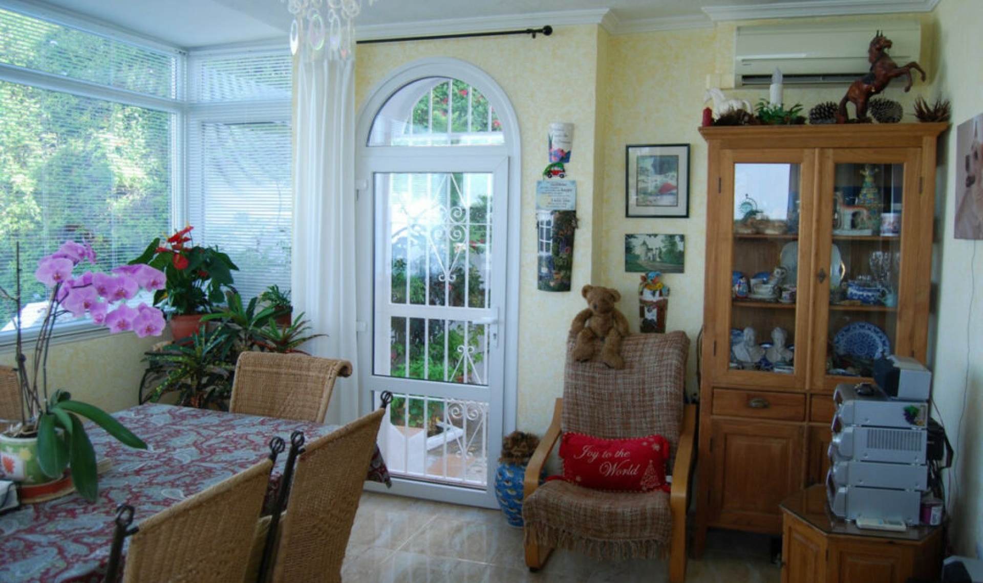 Resale - House -
Nerja