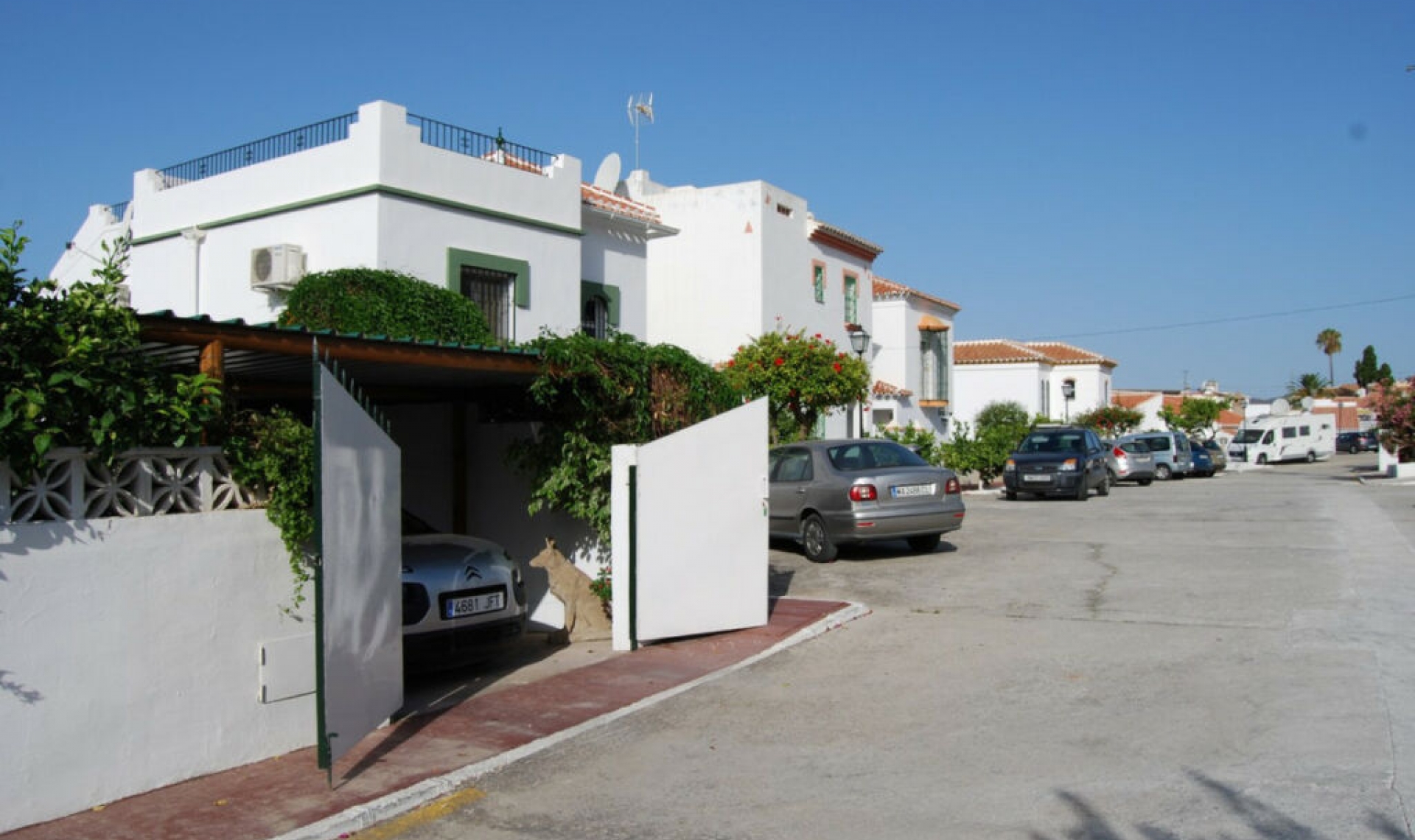 Resale - House -
Nerja