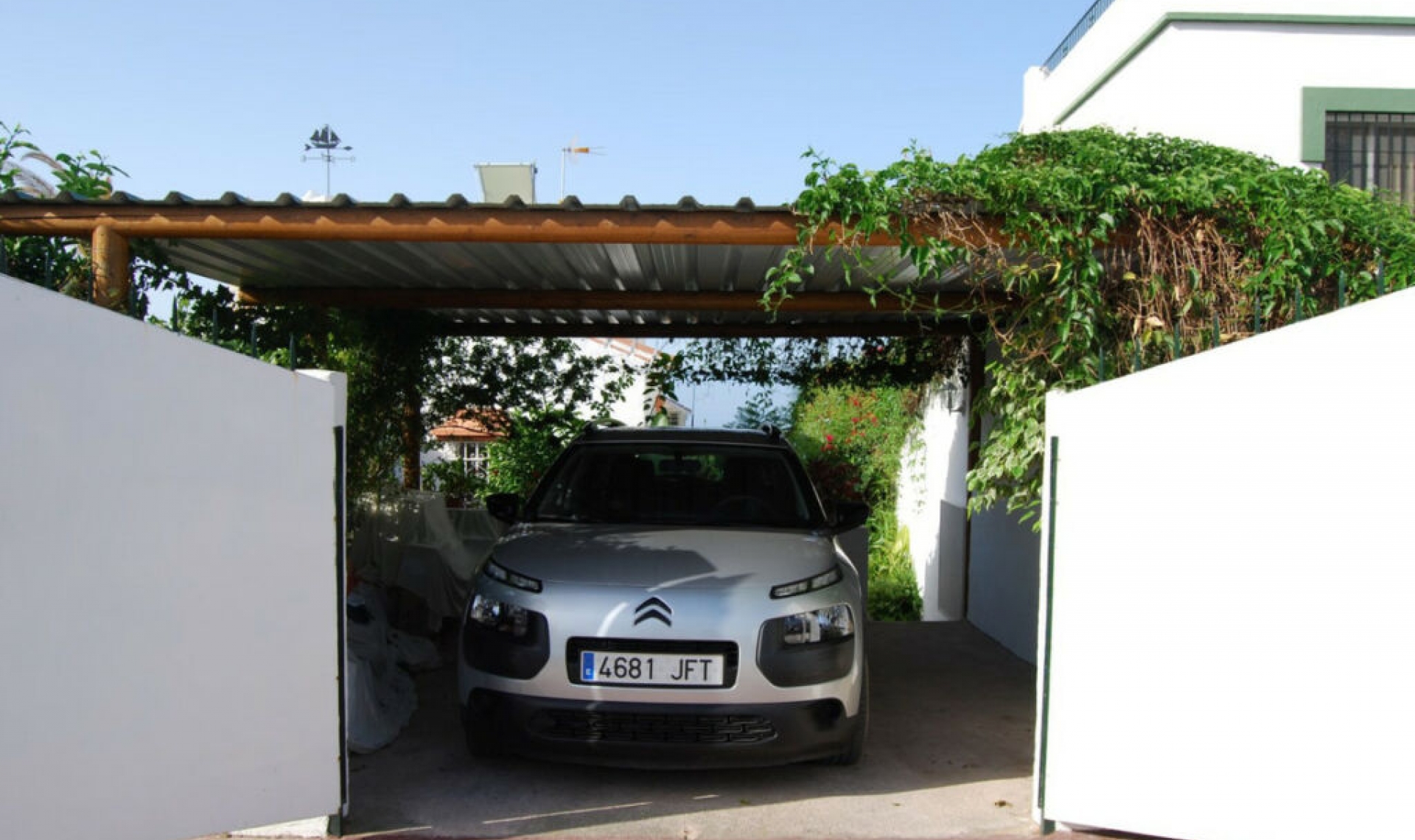 Resale - House -
Nerja