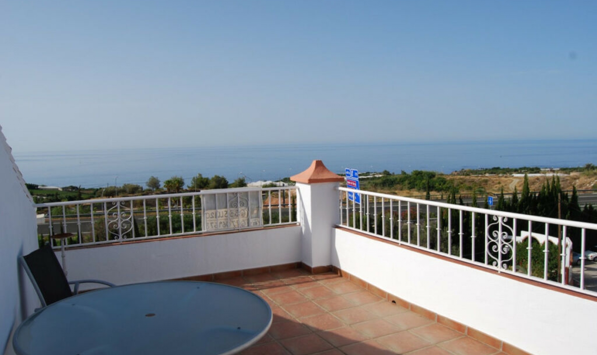 Resale - House -
Nerja