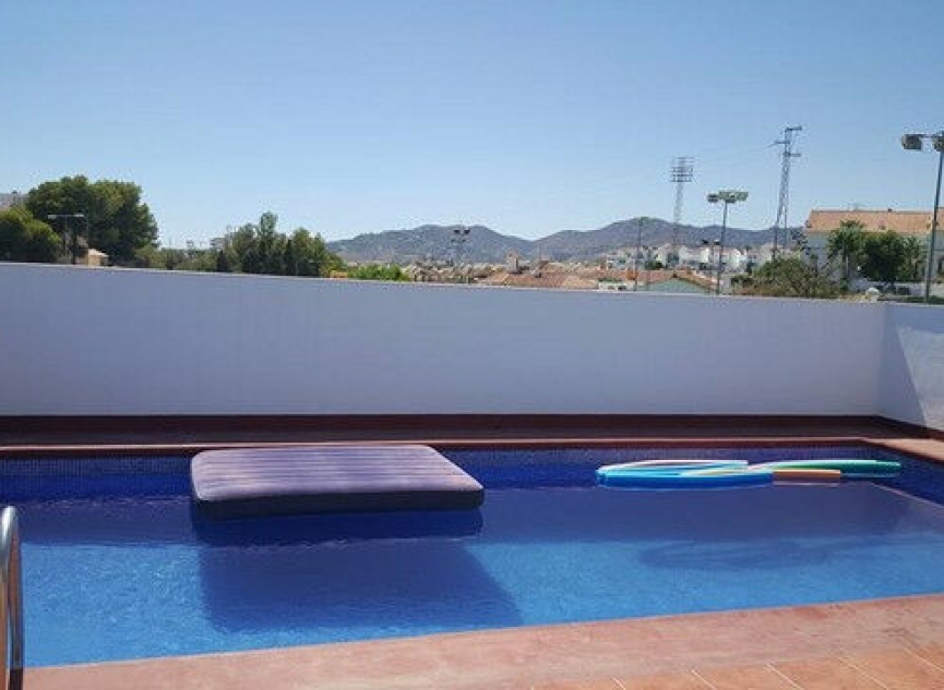 Resale - House -
Nerja