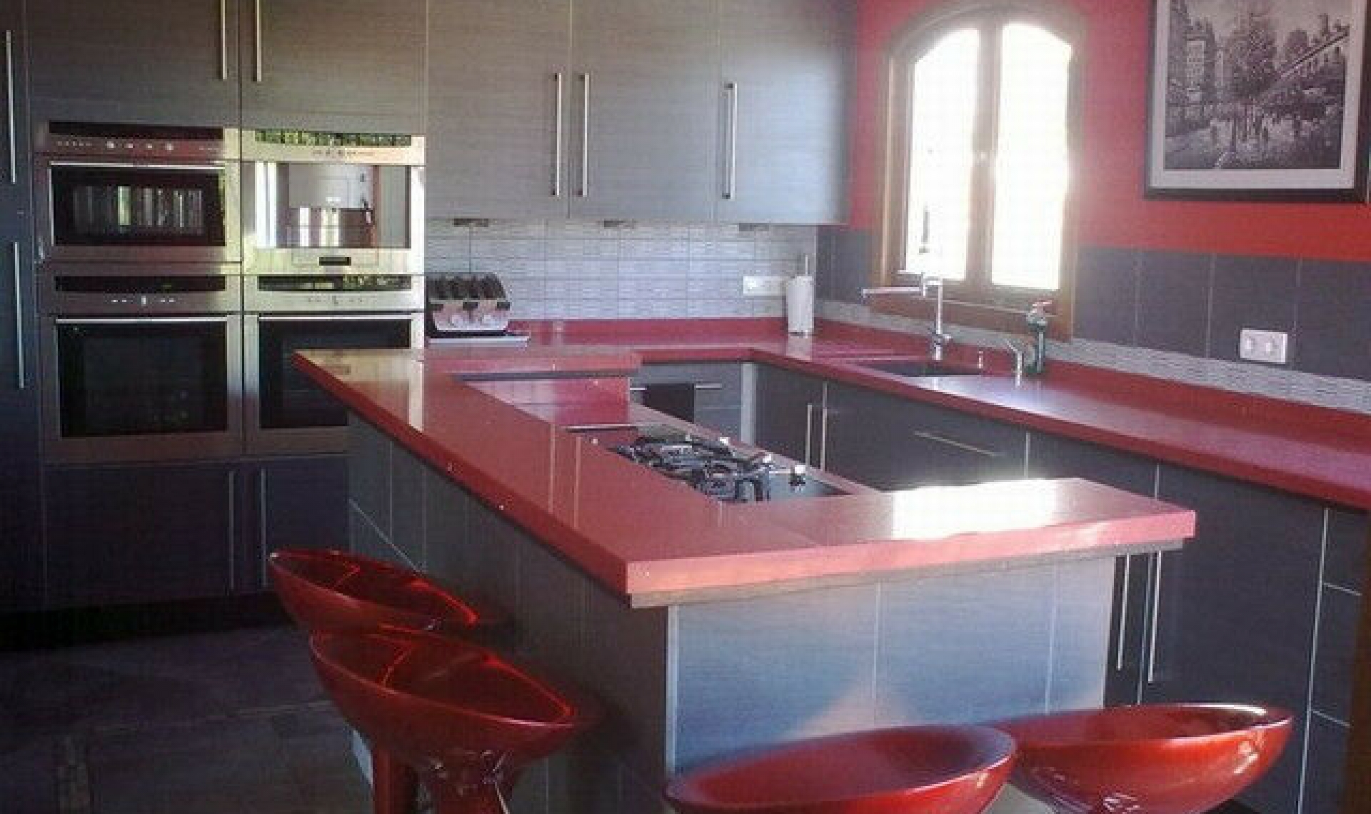 Resale - House -
Nerja
