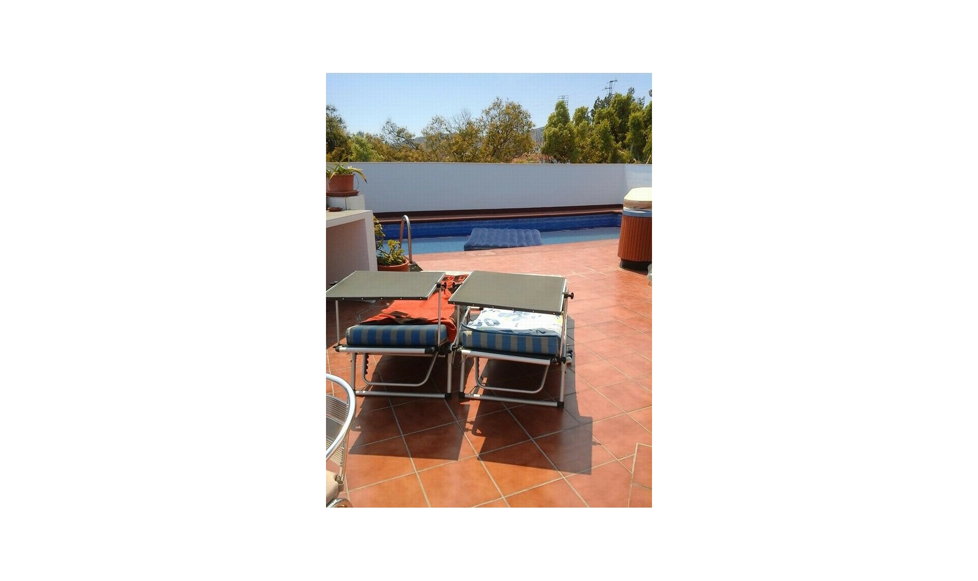 Resale - House -
Nerja
