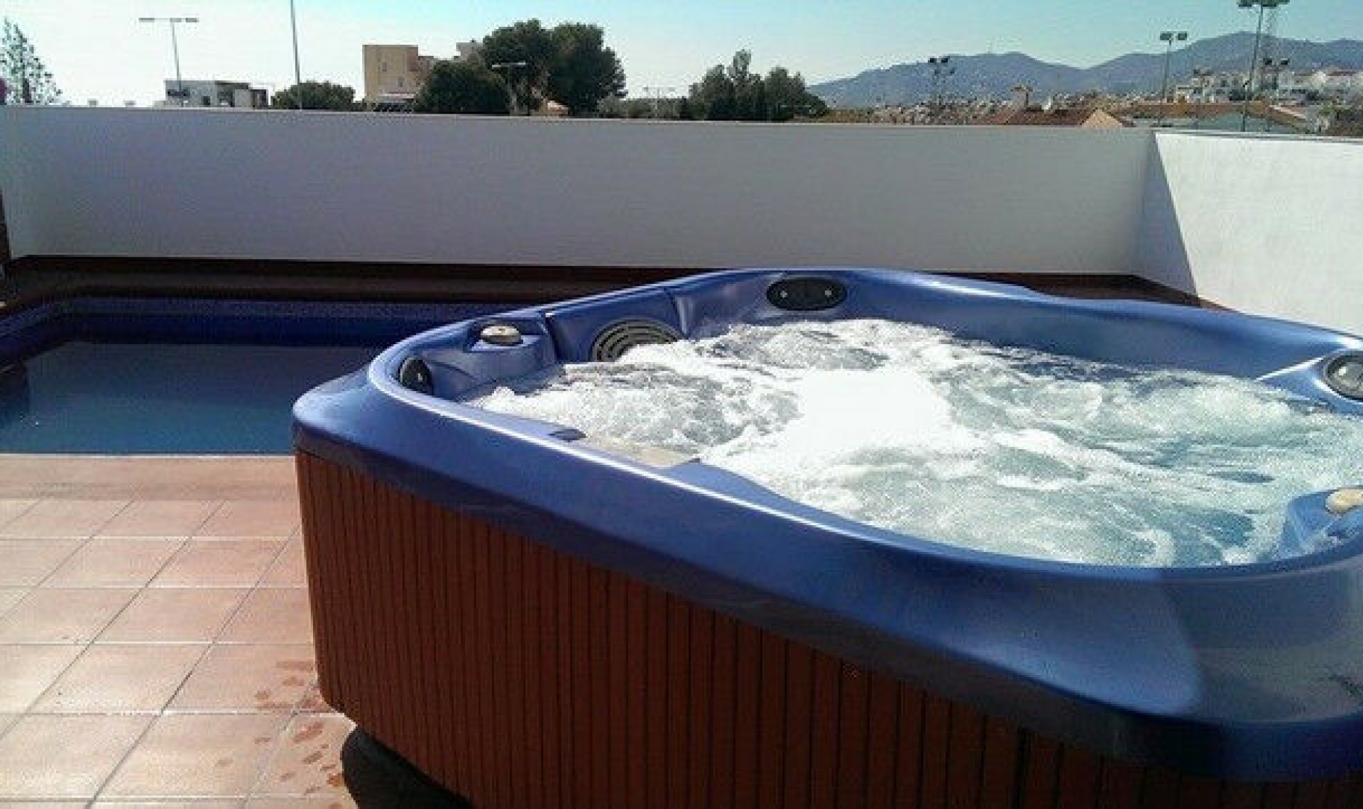 Resale - House -
Nerja