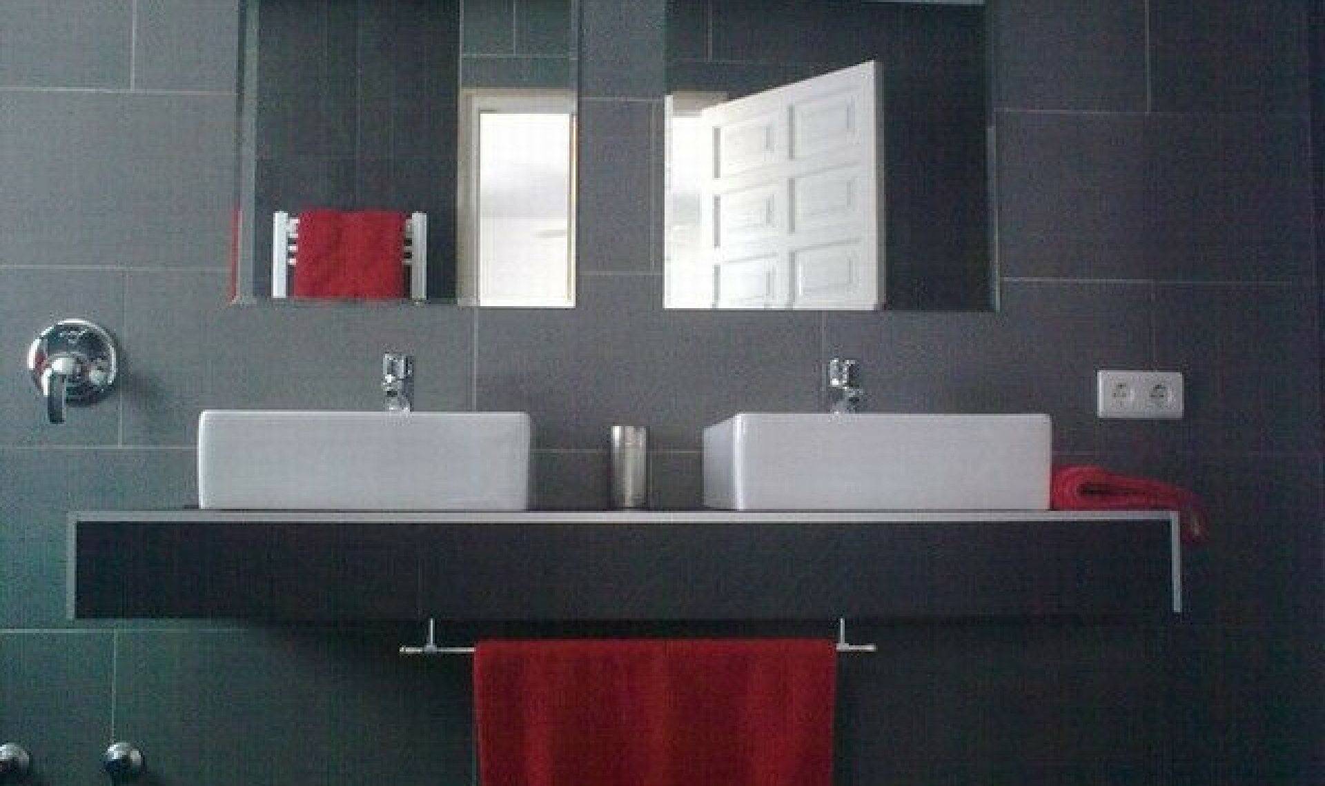 Resale - House -
Nerja