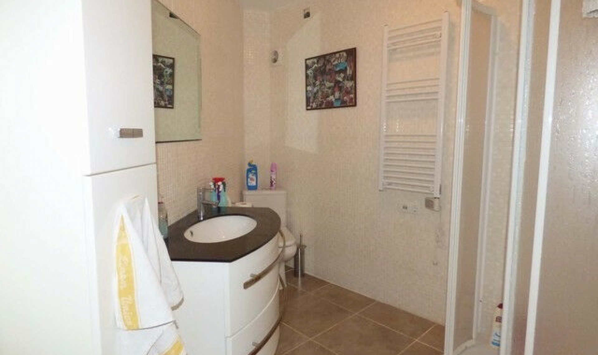 Resale - House -
Nerja