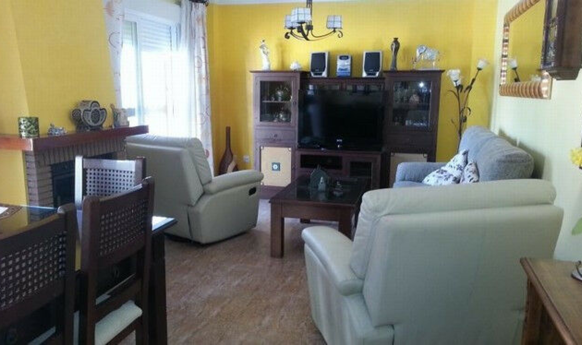Resale - House -
Nerja