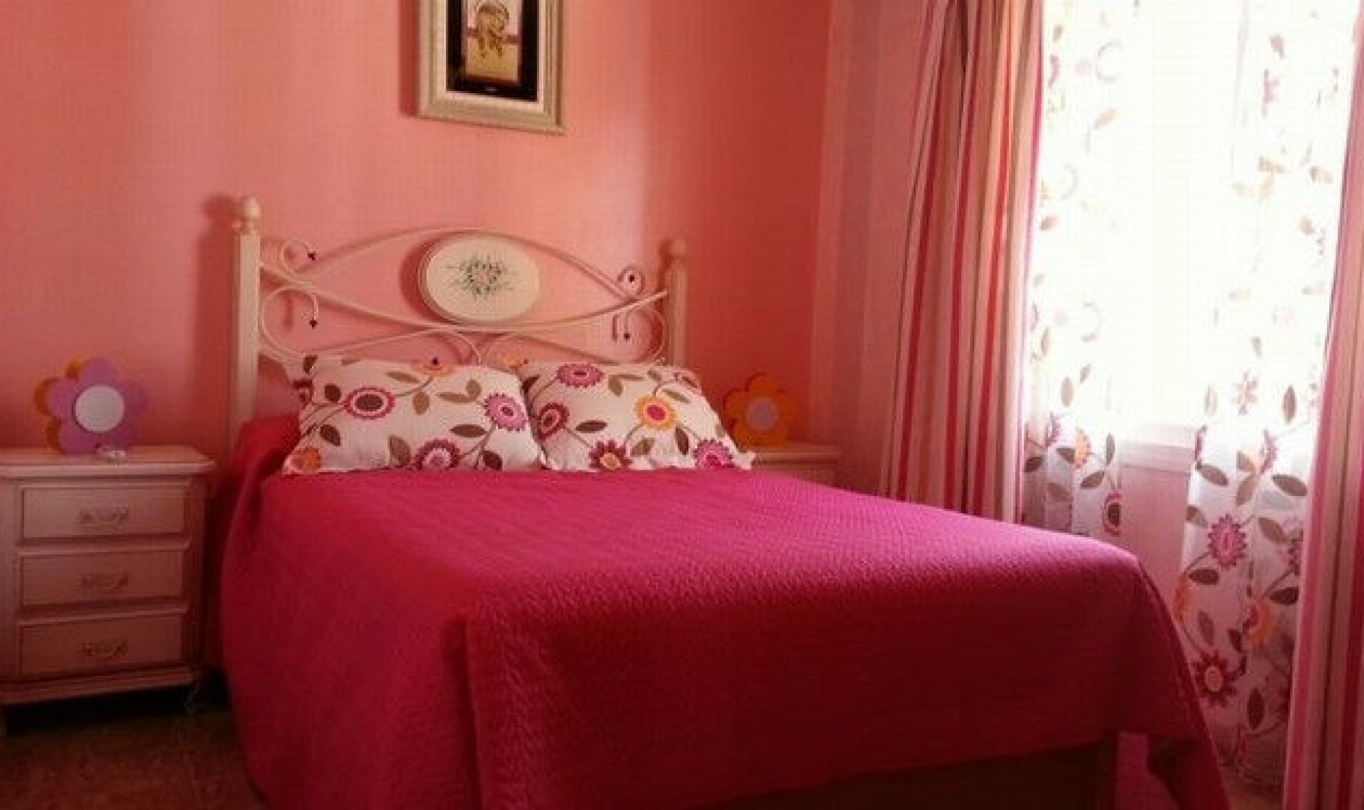 Resale - House -
Nerja