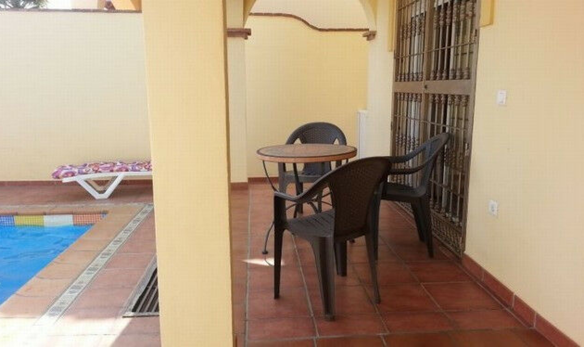 Resale - House -
Nerja