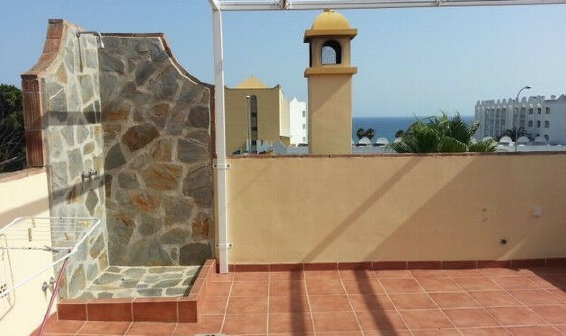 Resale - House -
Nerja