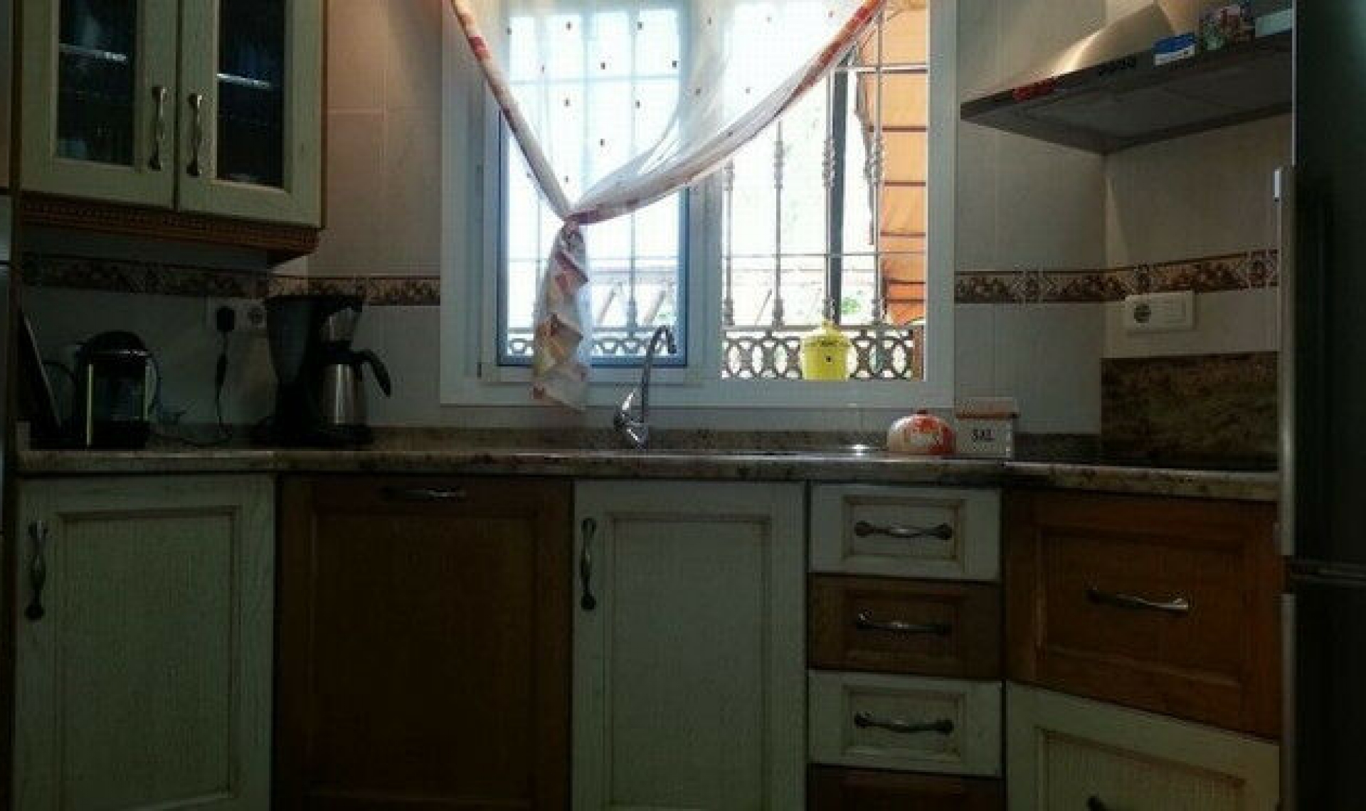 Resale - House -
Nerja