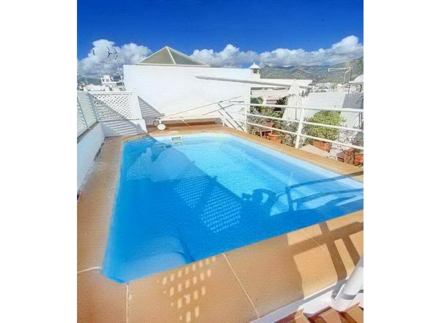 Resale - House -
Nerja