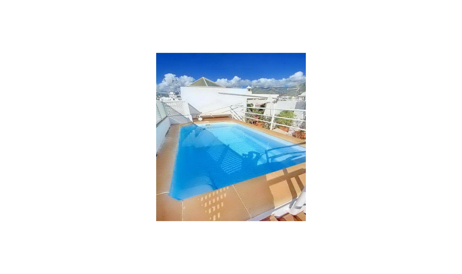 Resale - House -
Nerja