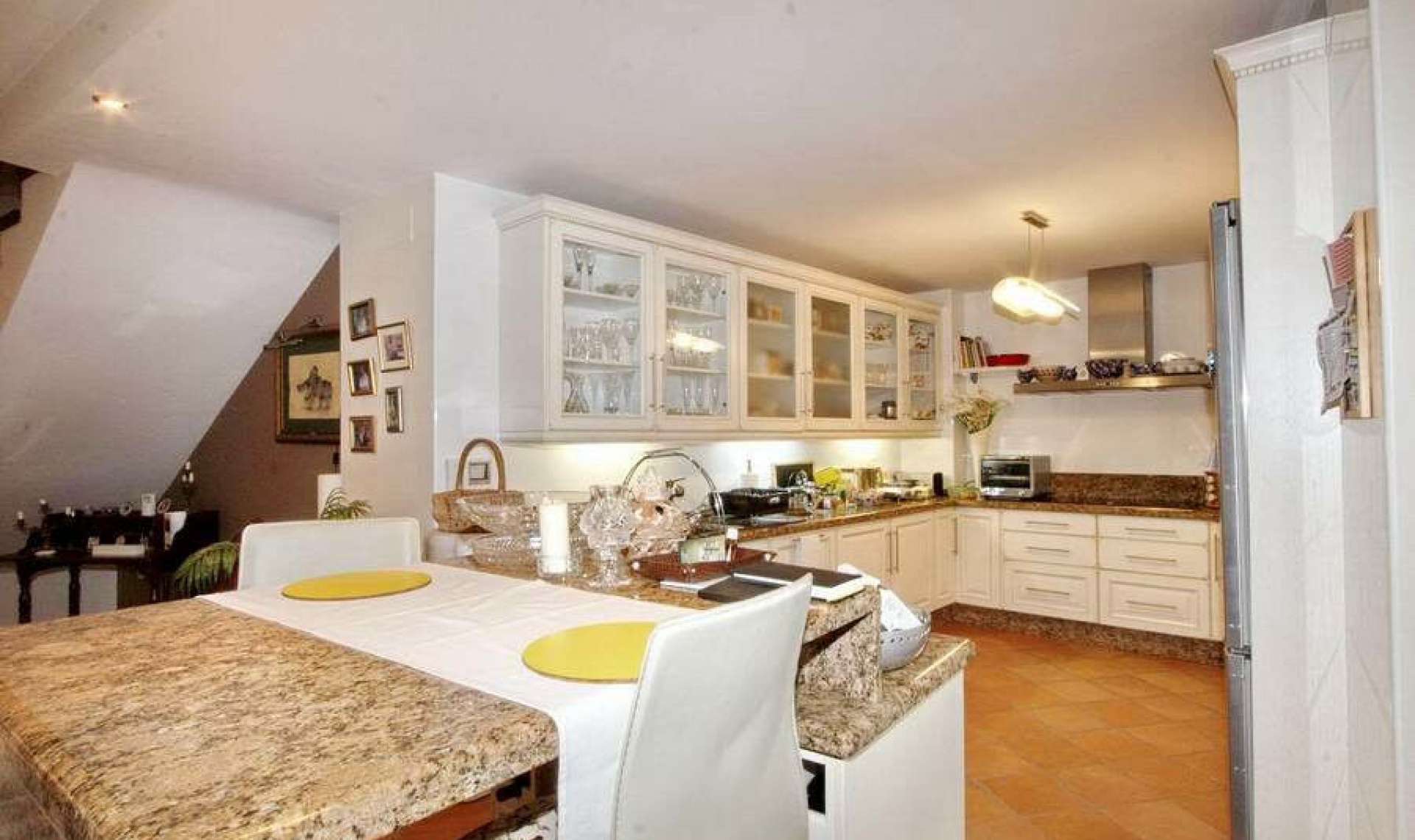 Resale - House -
Nerja