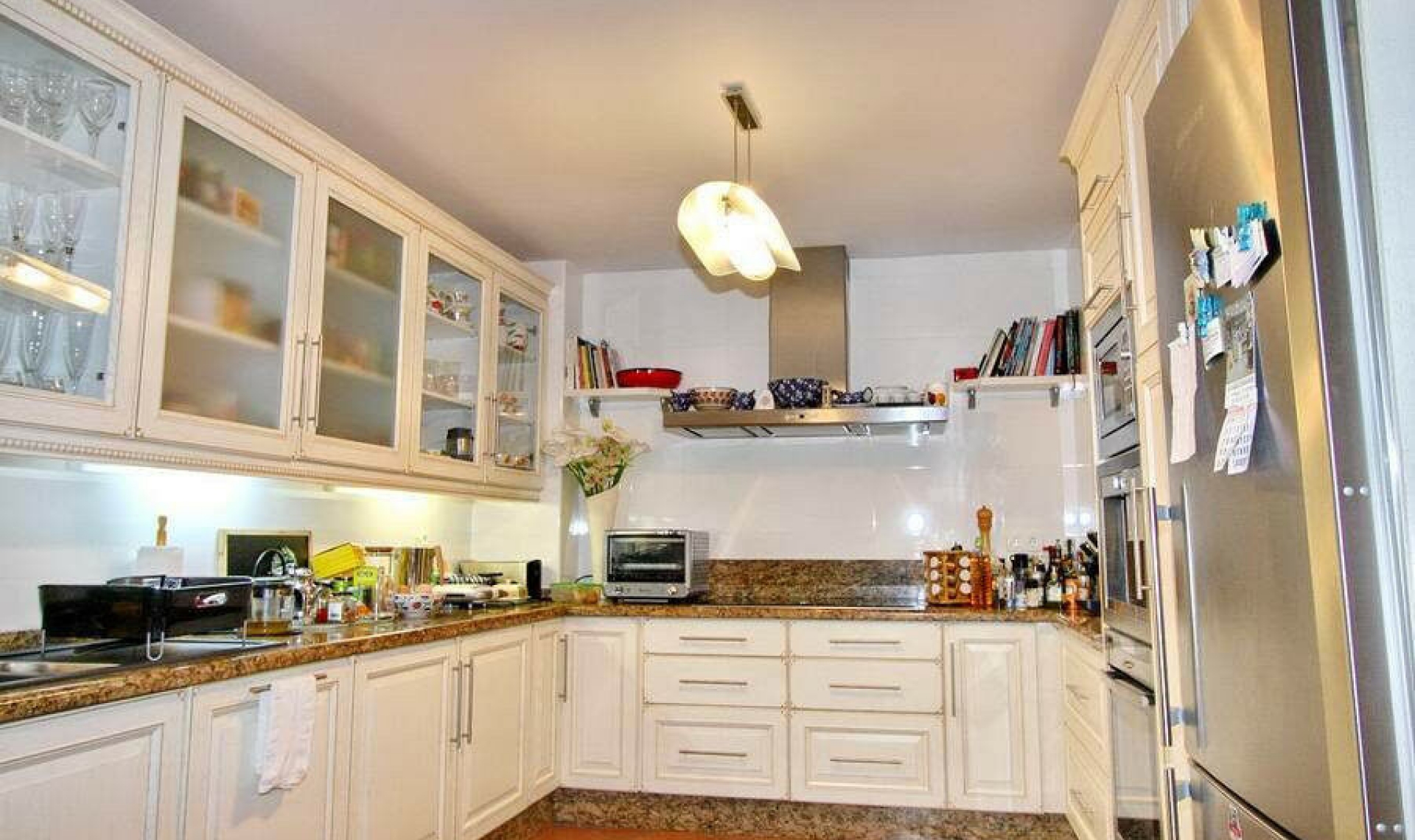 Resale - House -
Nerja