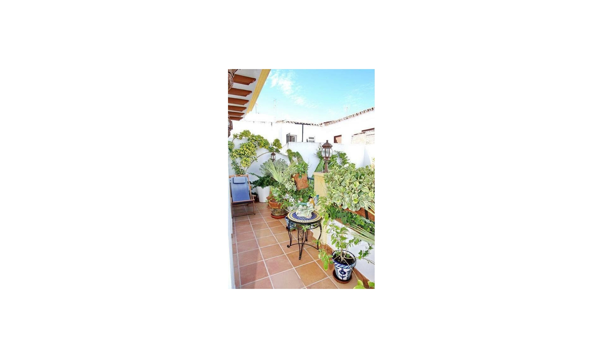 Resale - House -
Nerja