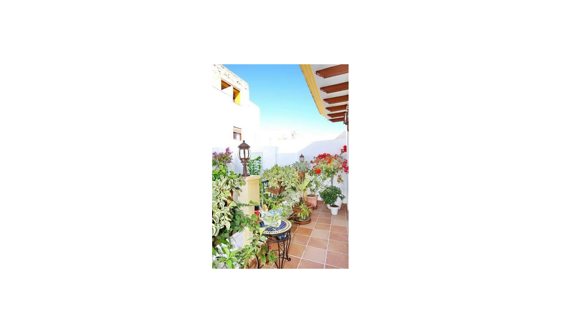 Resale - House -
Nerja