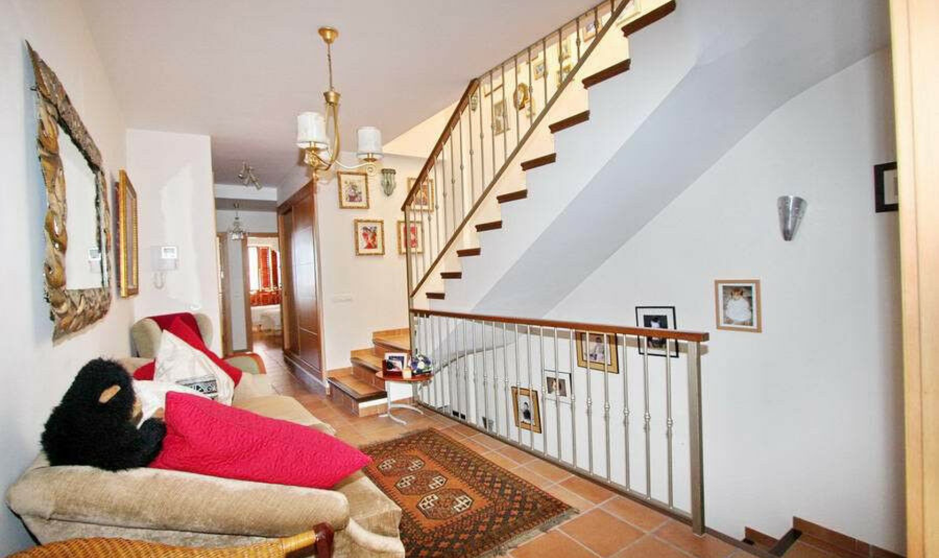 Resale - House -
Nerja