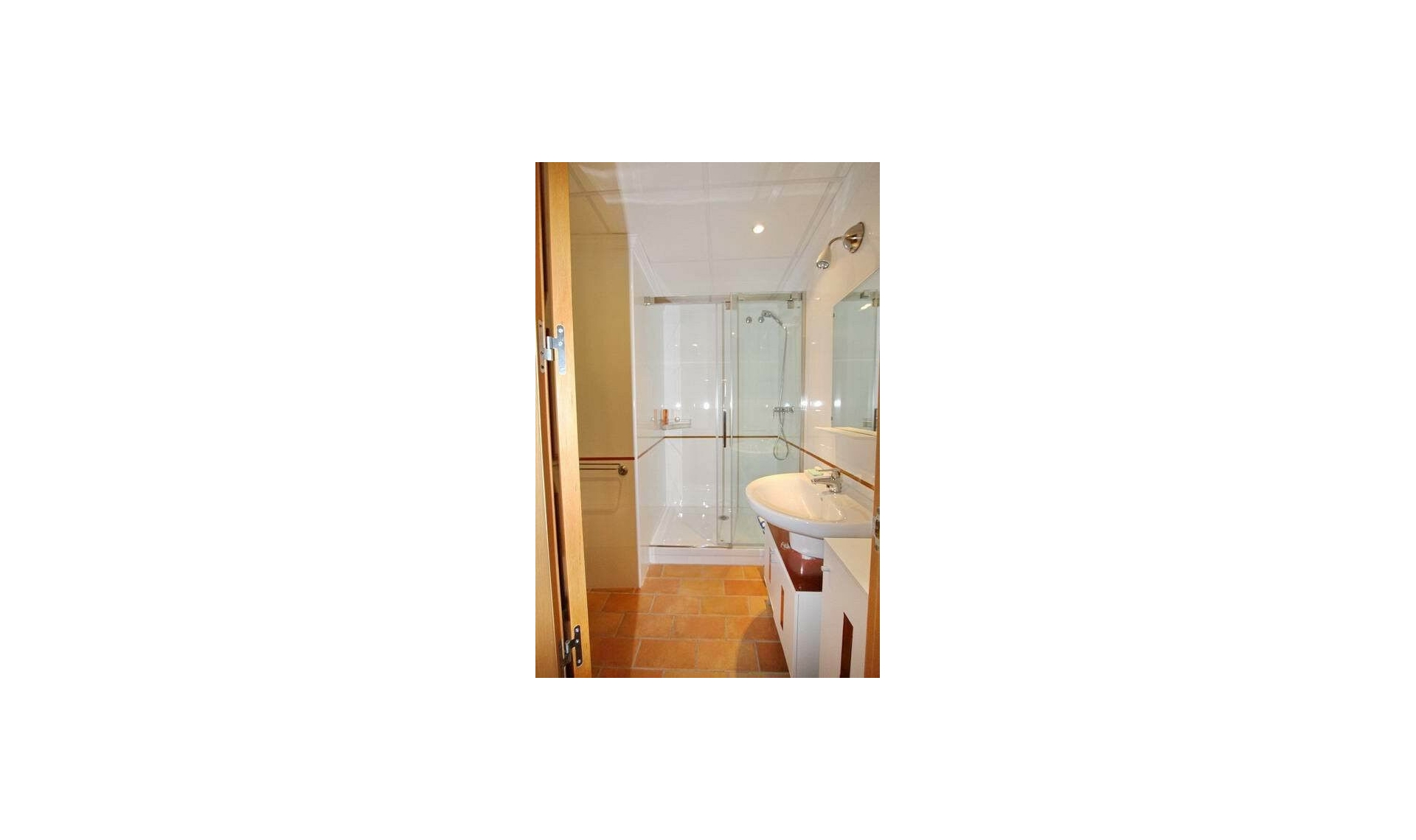 Resale - House -
Nerja