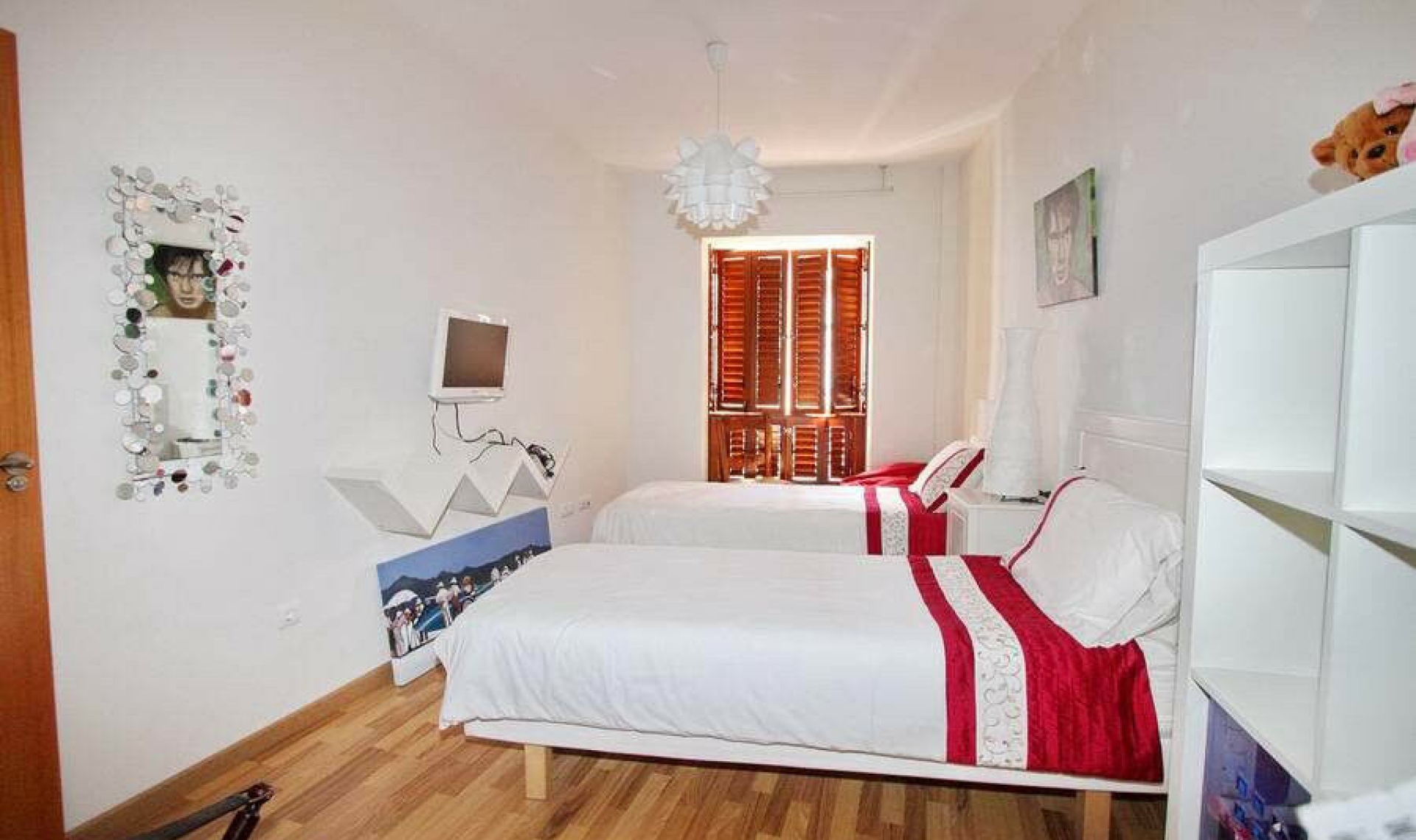 Resale - House -
Nerja