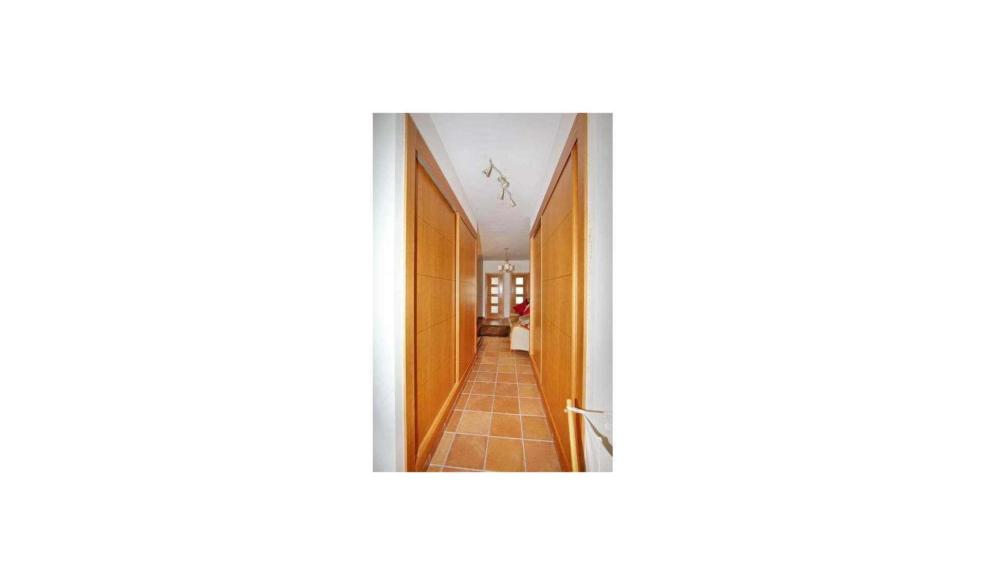 Resale - House -
Nerja