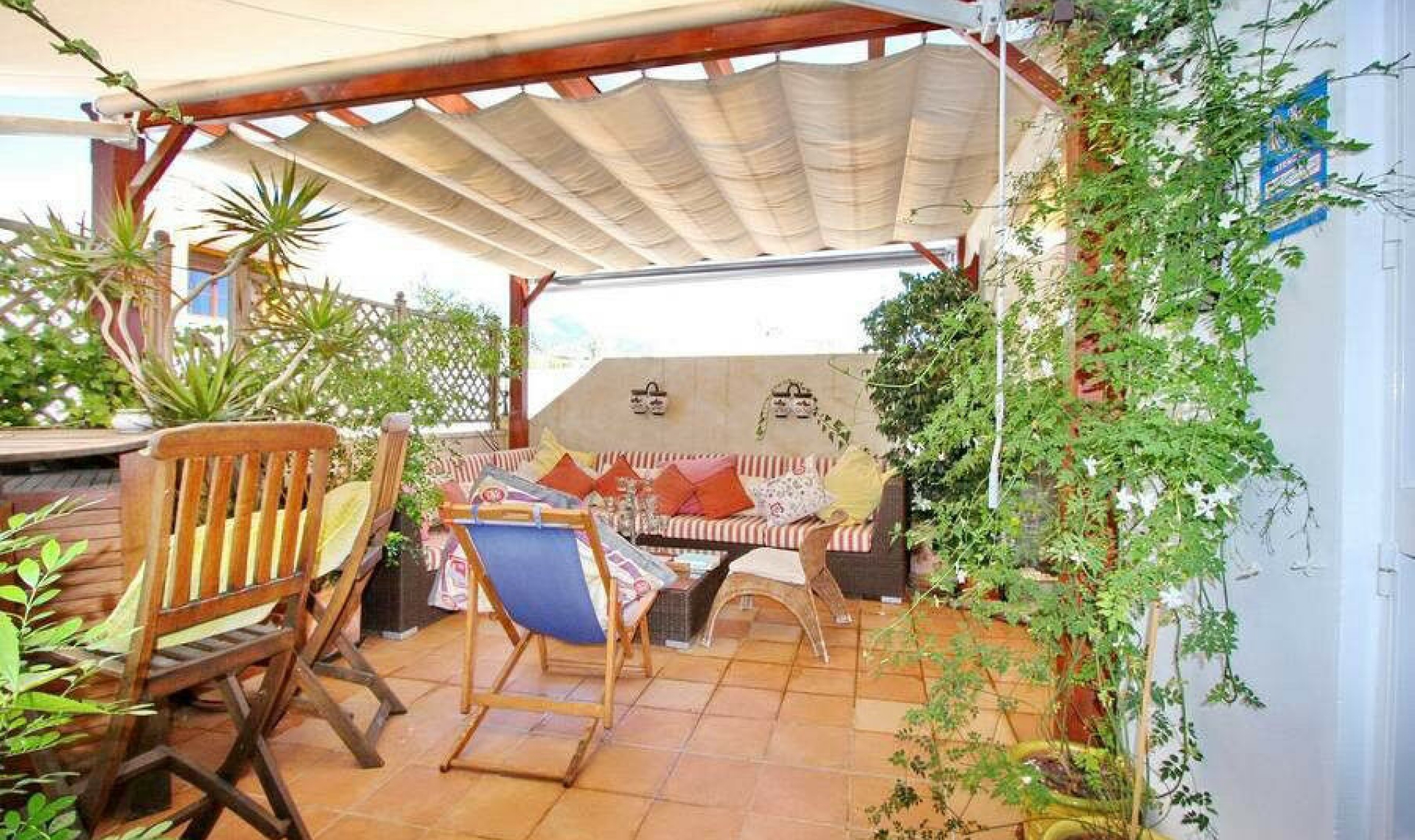 Resale - House -
Nerja