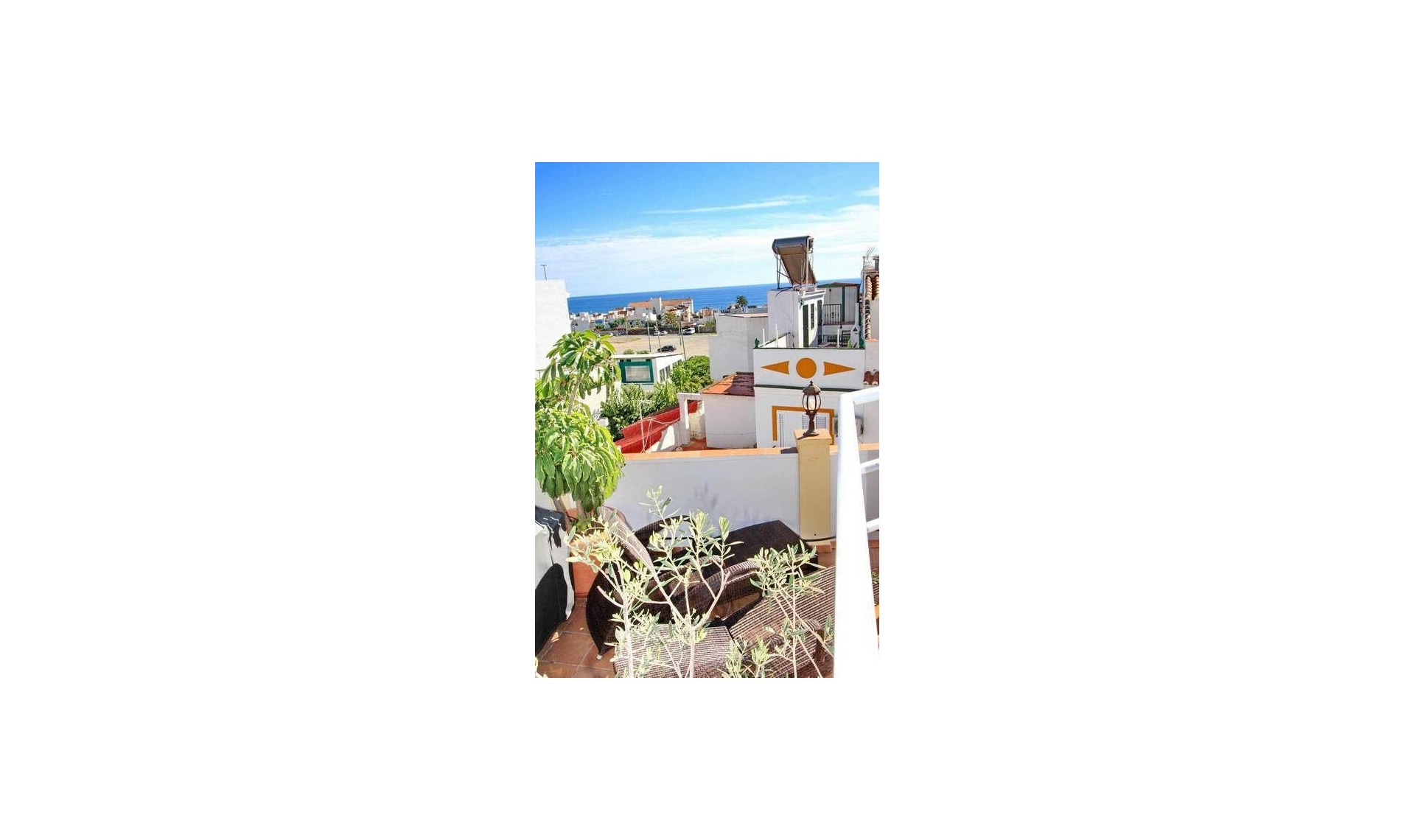 Resale - House -
Nerja