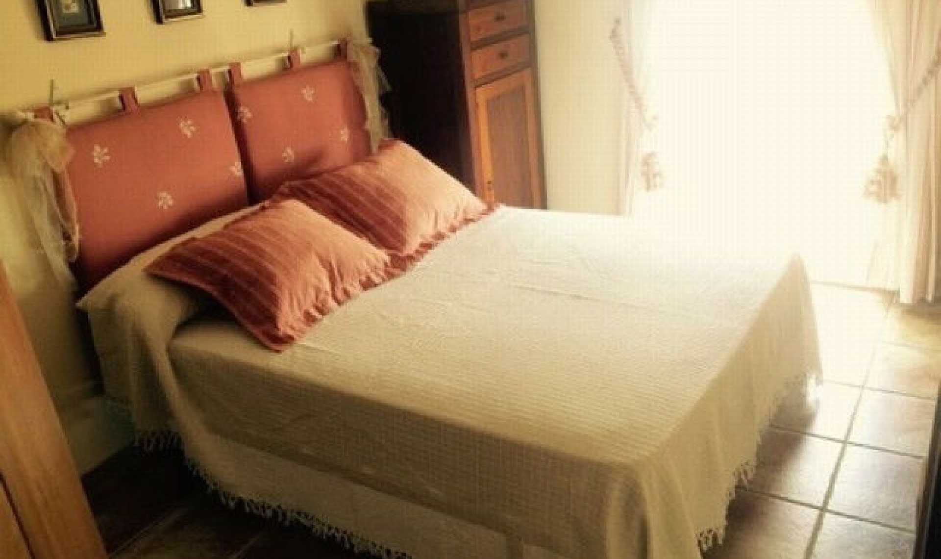 Resale - House -
Nerja