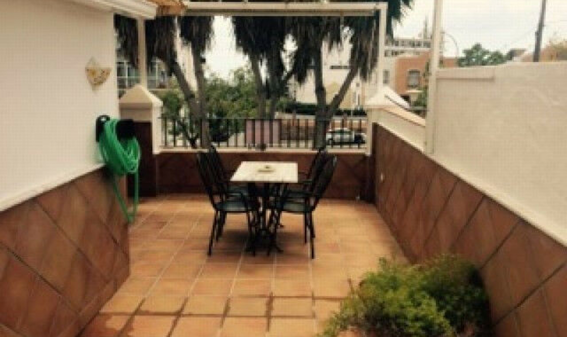 Resale - House -
Nerja
