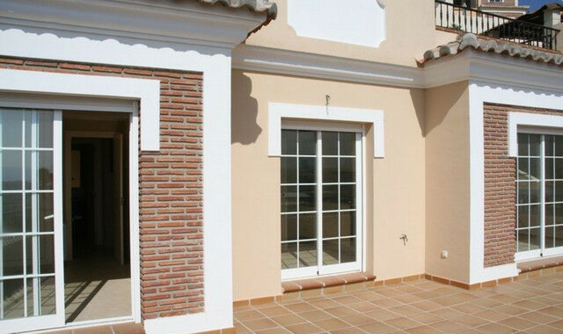 Resale - House -
Nerja
