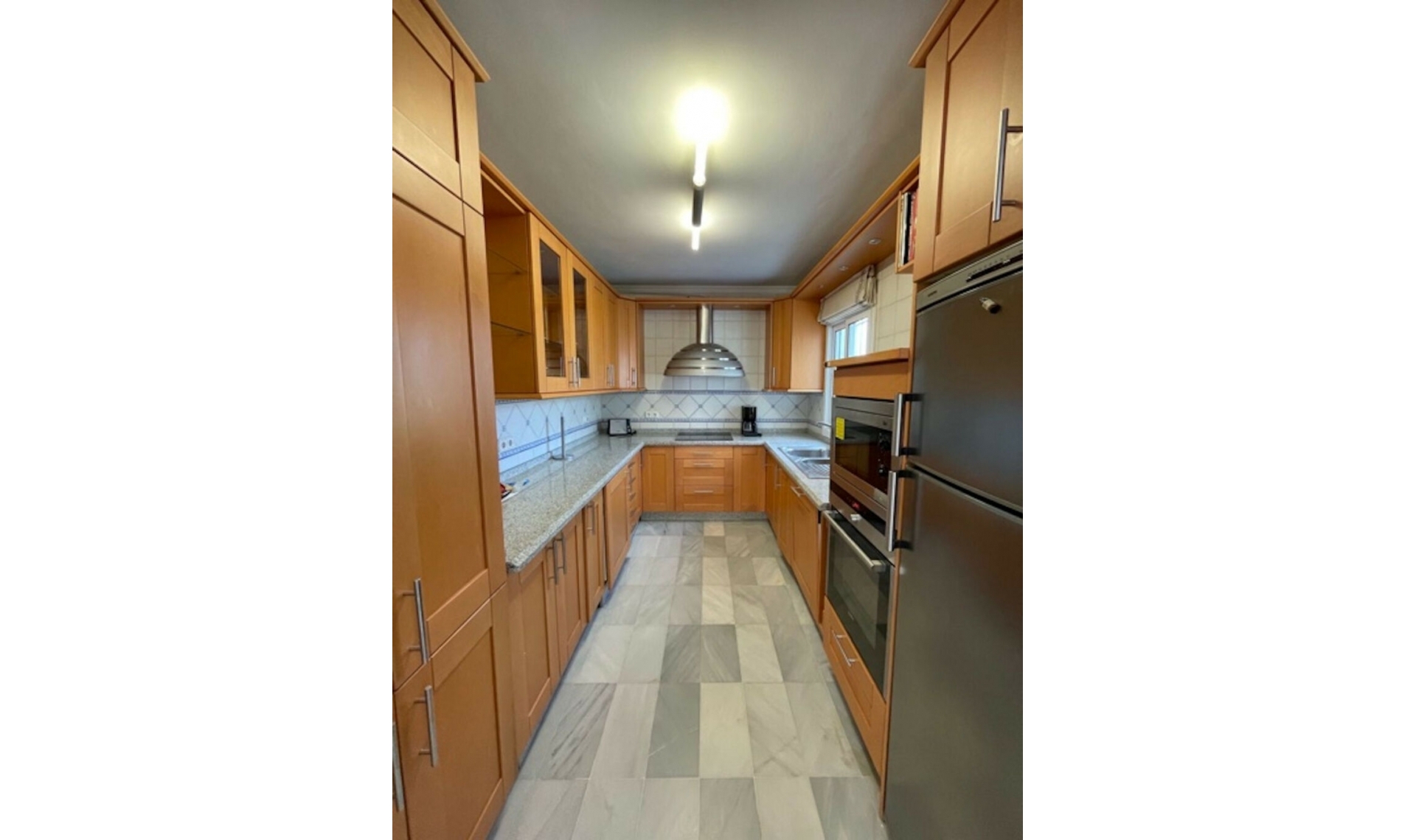 Resale - House -
Nerja