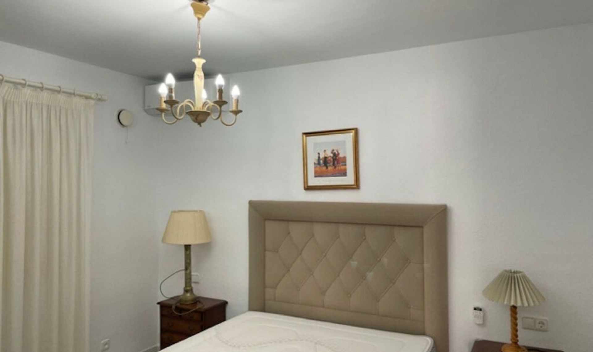 Resale - House -
Nerja