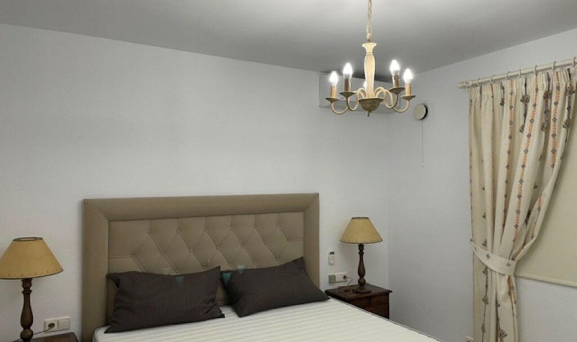 Resale - House -
Nerja