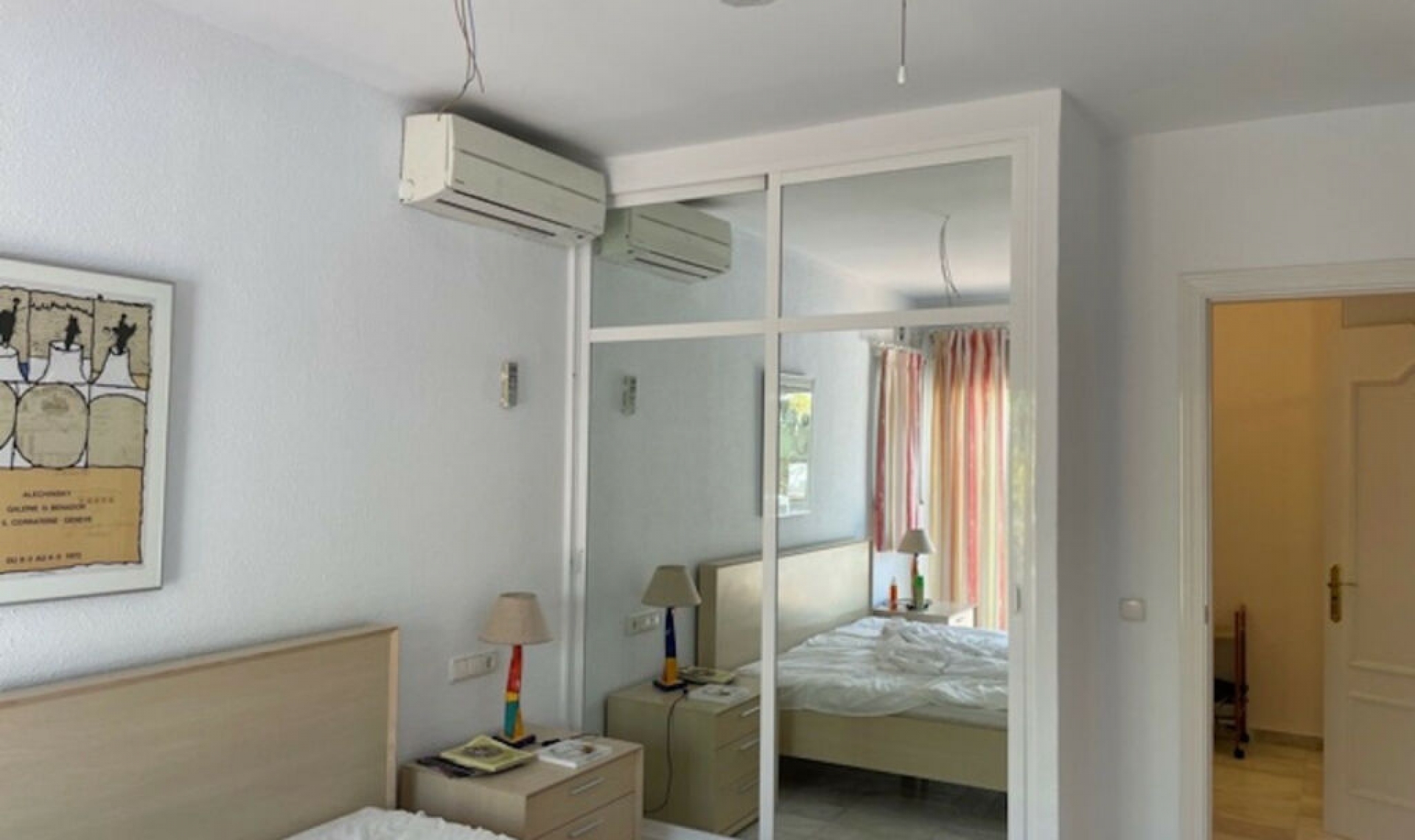 Resale - House -
Nerja