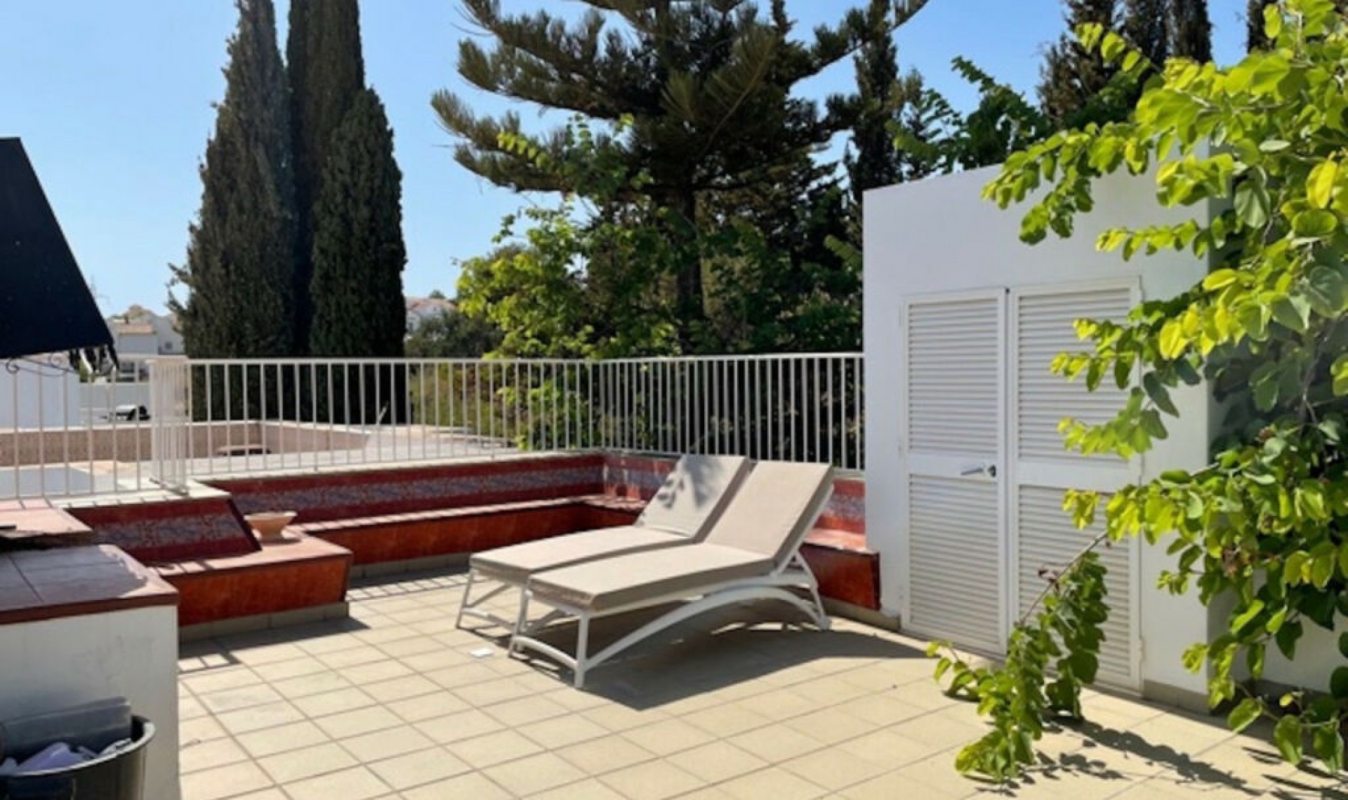 Resale - House -
Nerja