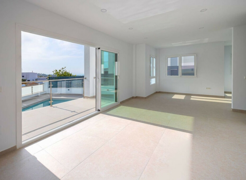Resale - House -
Nerja