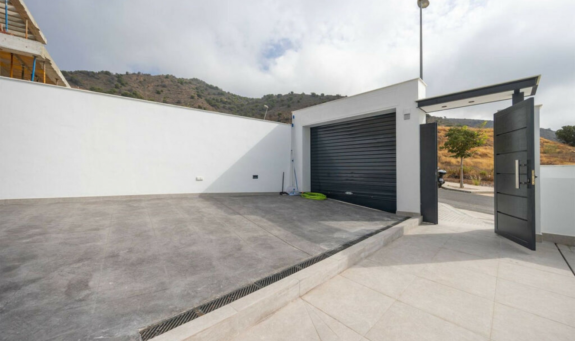 Resale - House -
Nerja