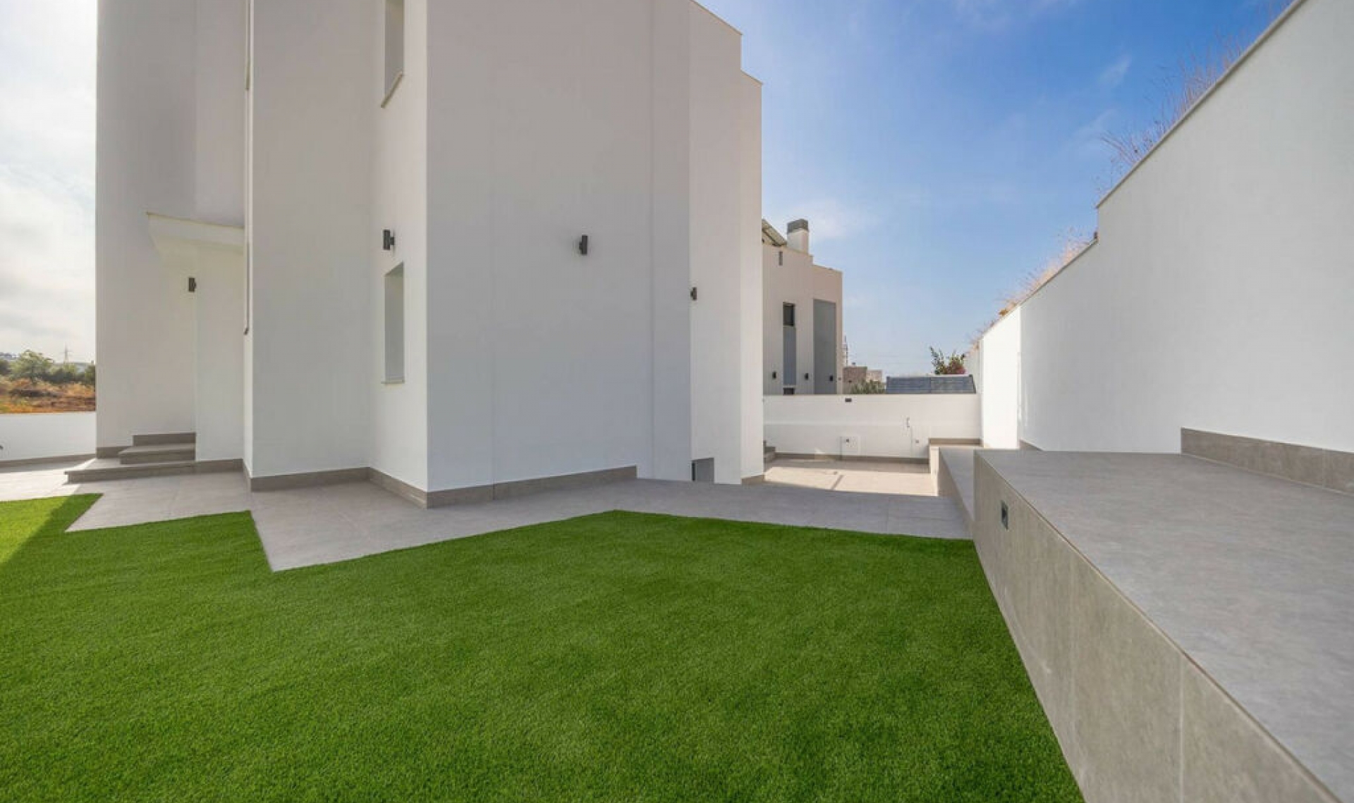 Resale - House -
Nerja