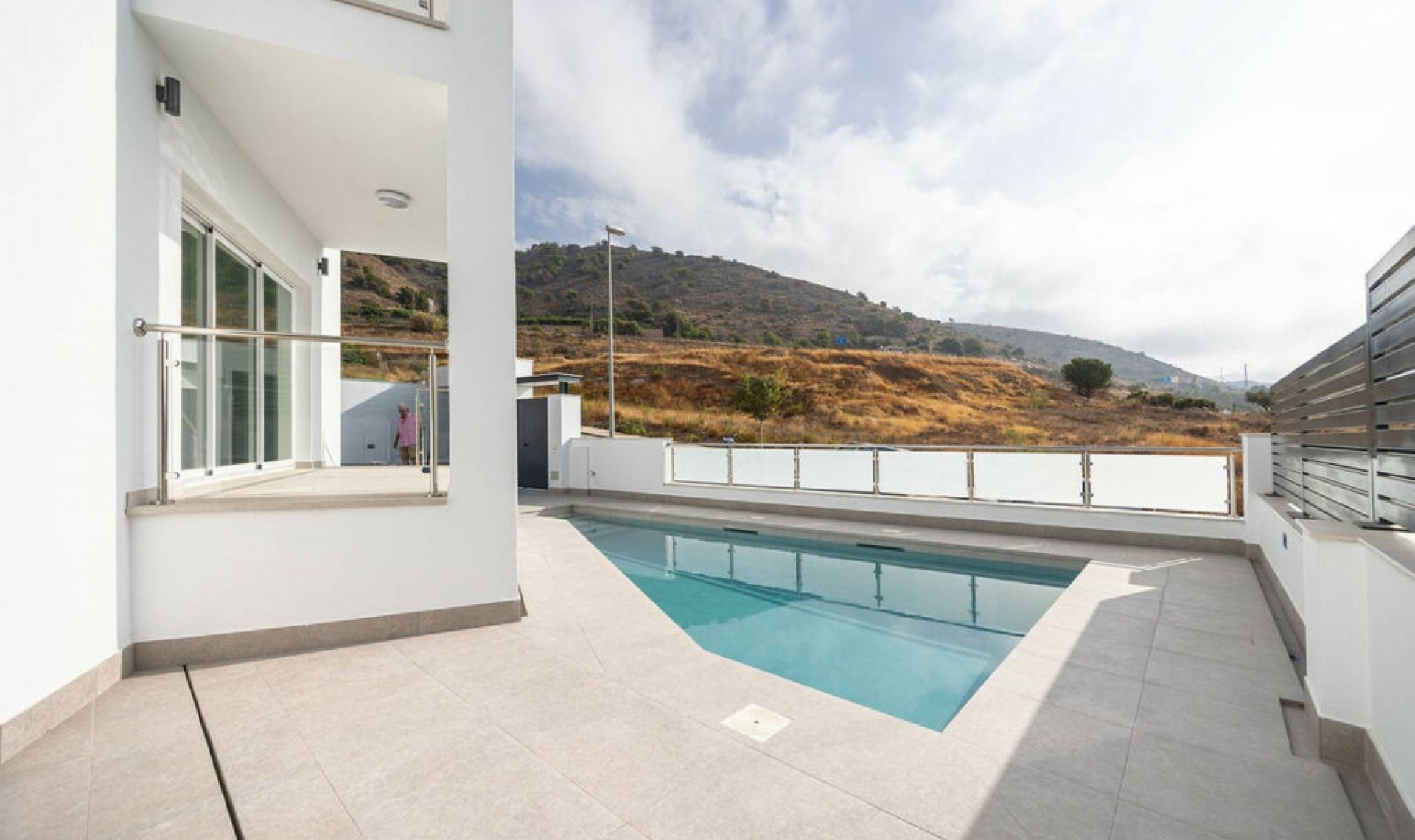 Resale - House -
Nerja