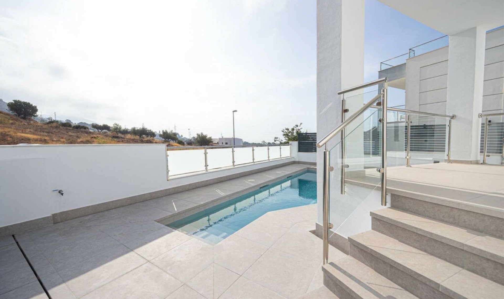 Resale - House -
Nerja