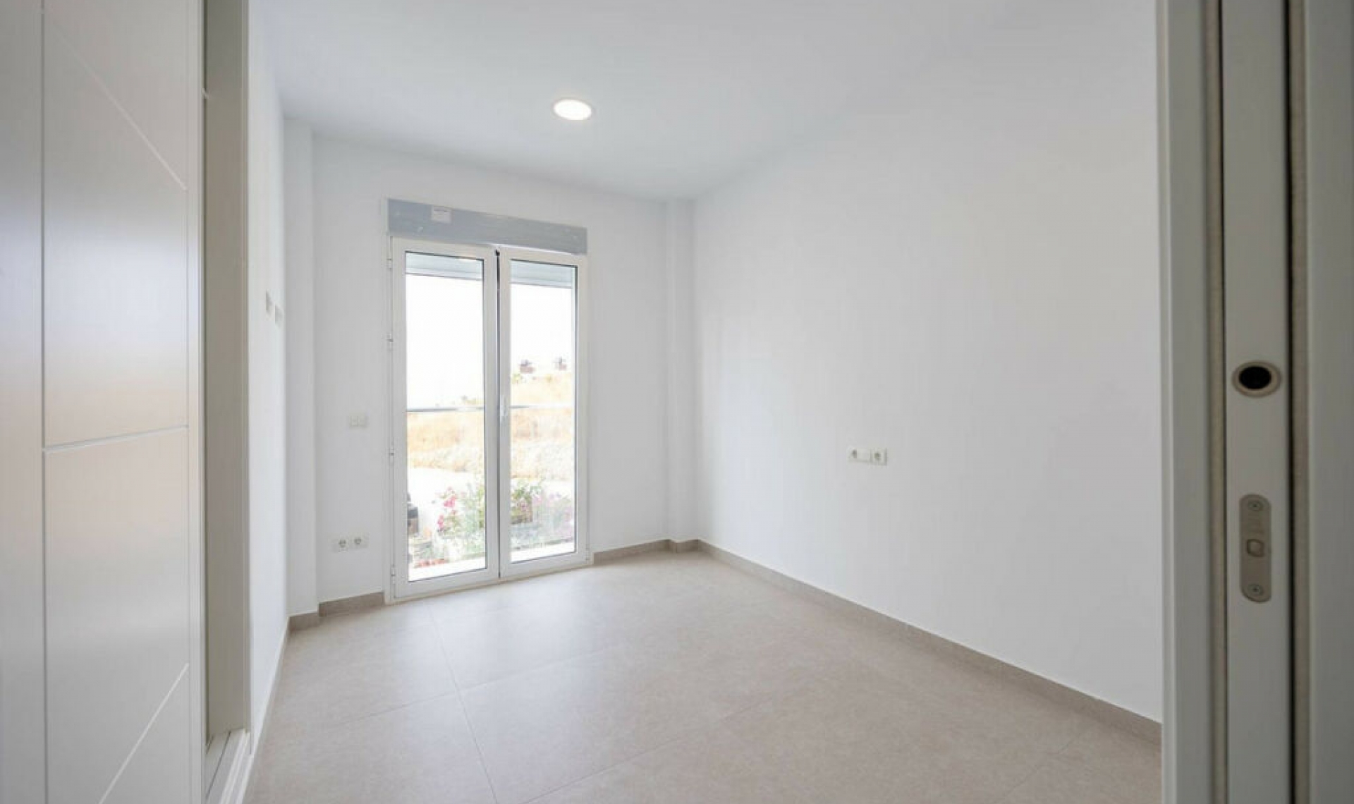 Resale - House -
Nerja