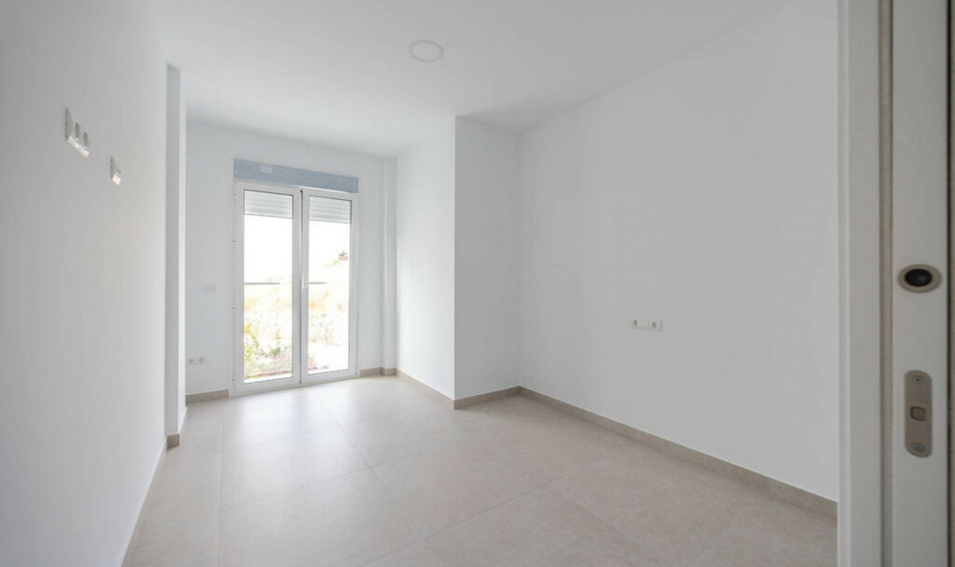 Resale - House -
Nerja