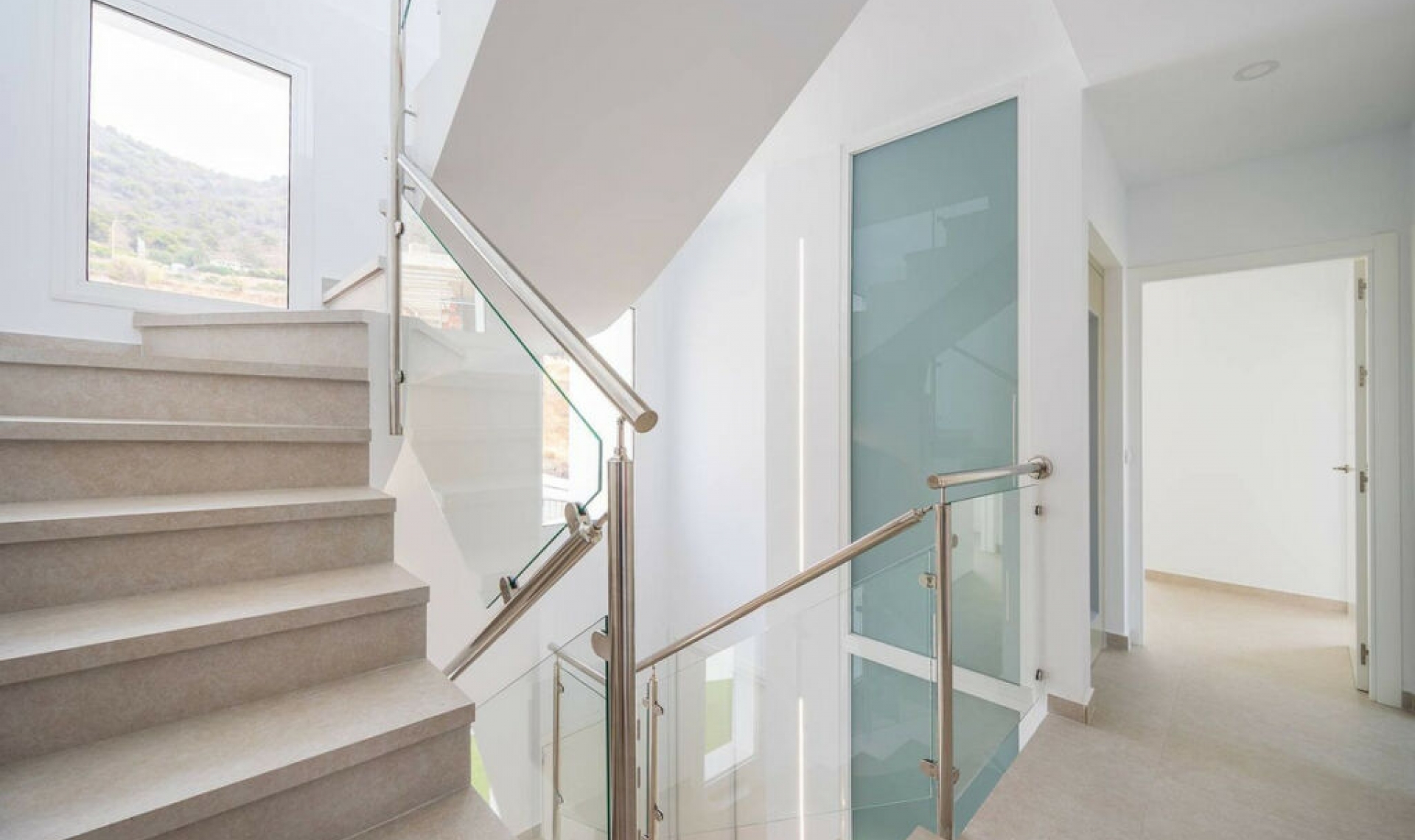 Resale - House -
Nerja