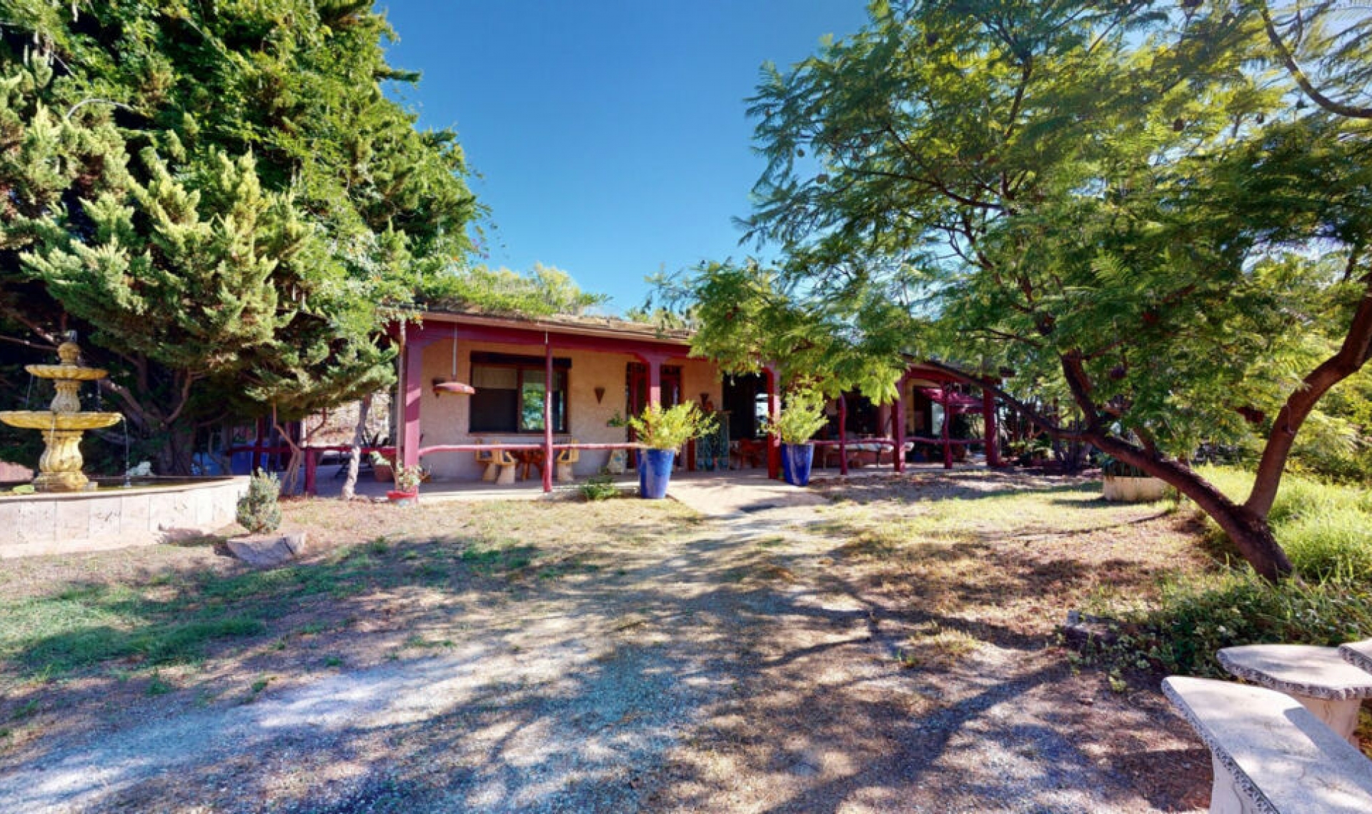 Resale - House -
Nerja